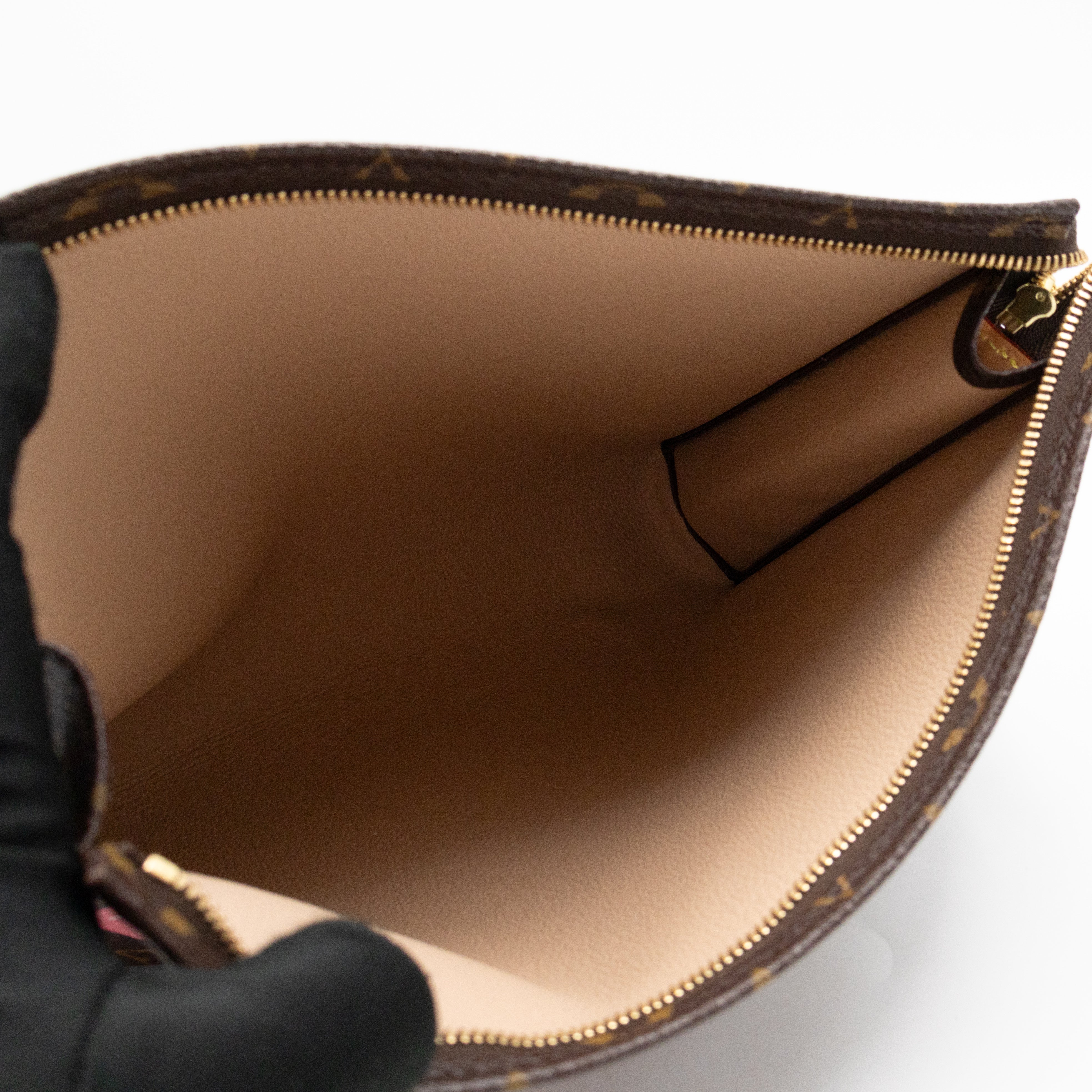 Toiletry Pouch 26 World Tour Monogram