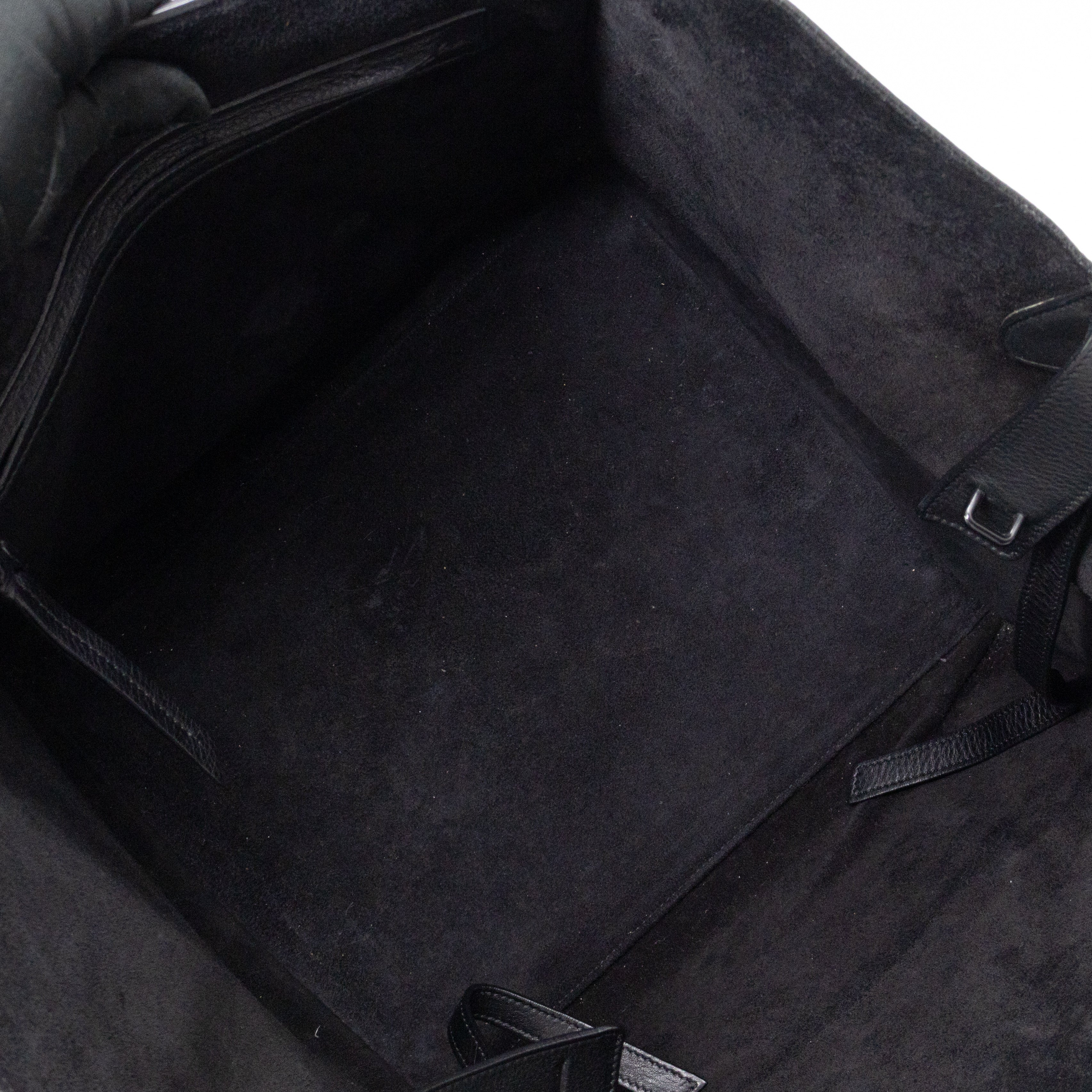Phantom Medium Luggage Black Leather