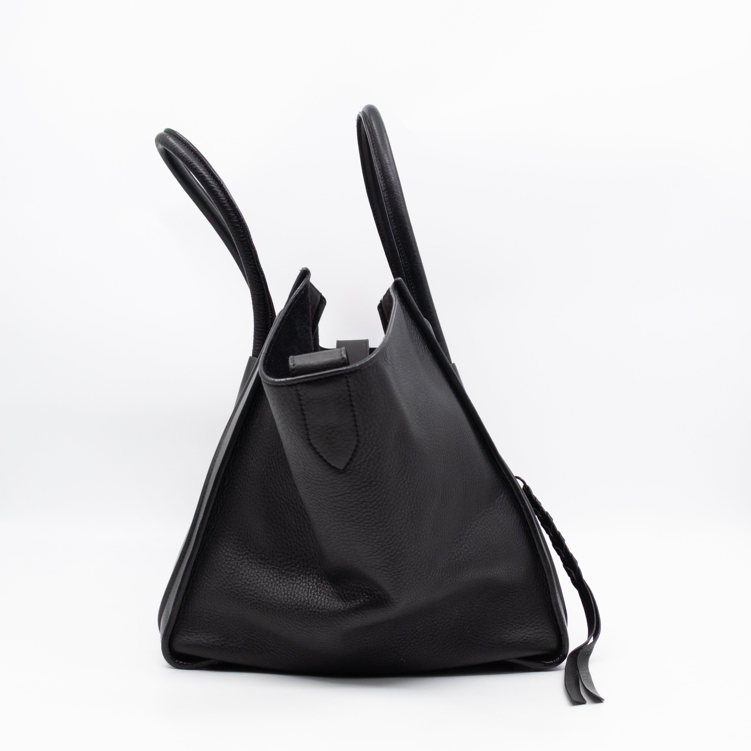 Phantom Medium Luggage Black Leather