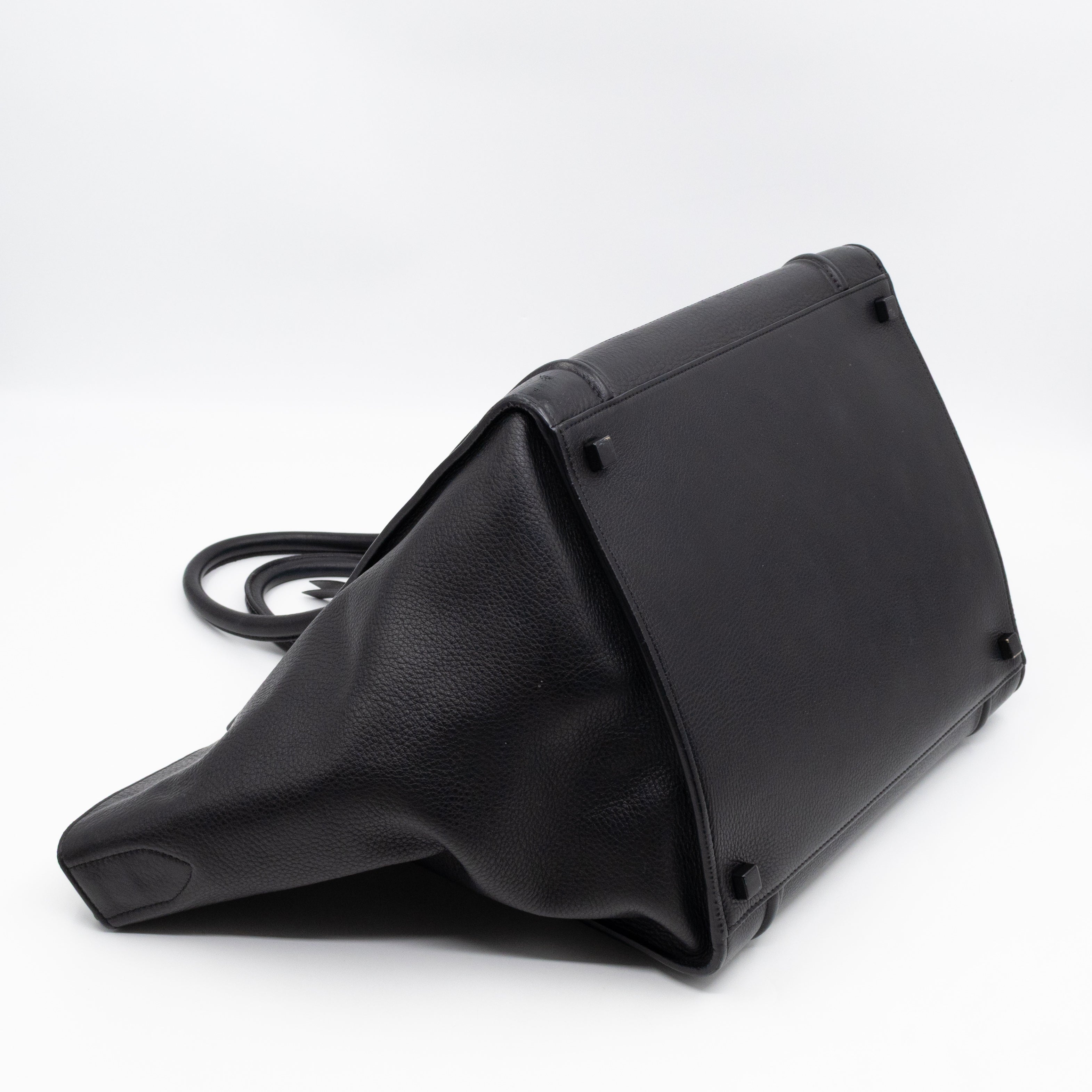 Phantom Medium Luggage Black Leather