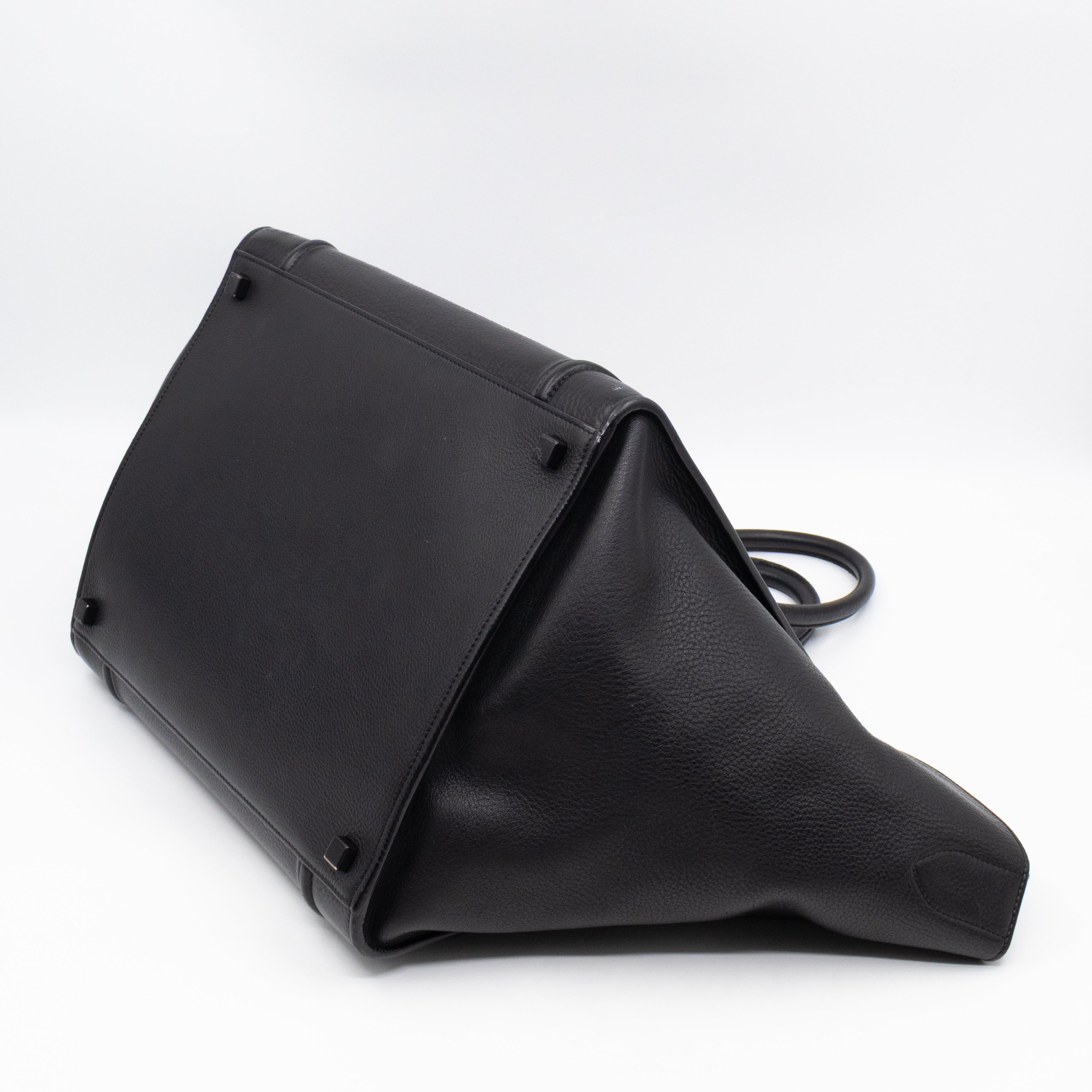 Phantom Medium Luggage Black Leather