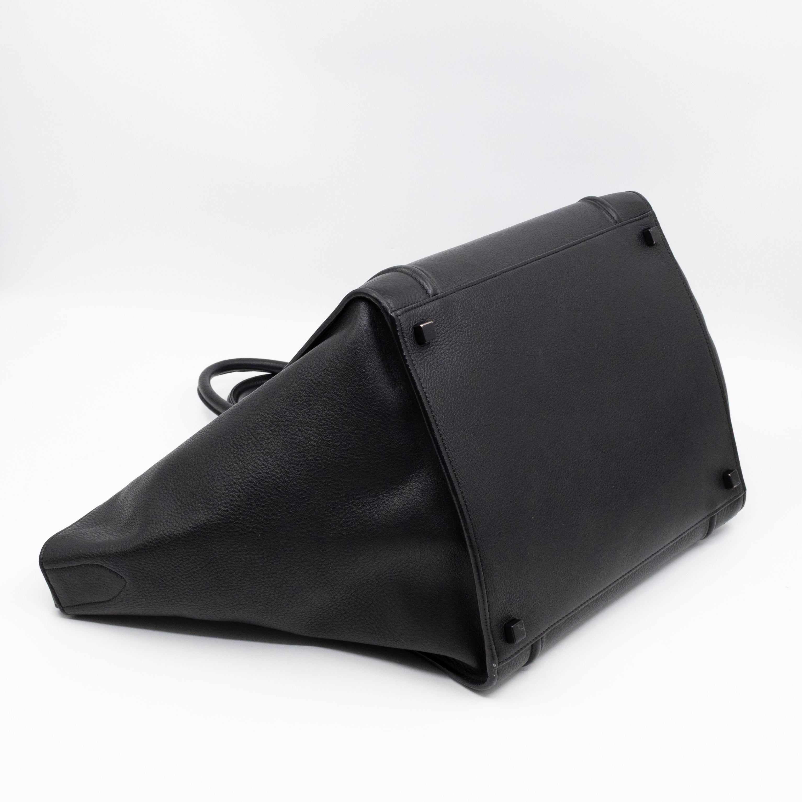 Phantom Medium Luggage Black Leather
