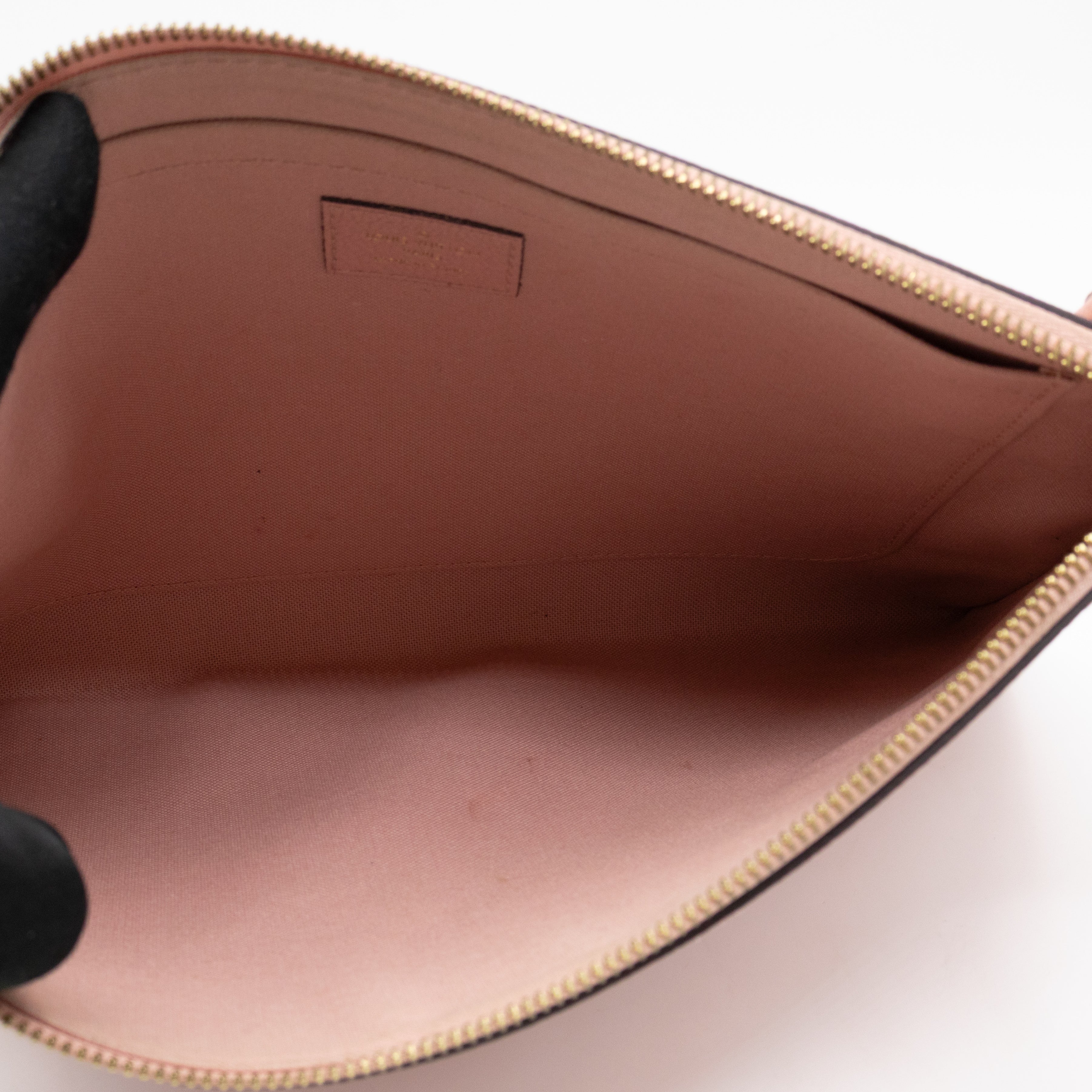 Daily Pouch Monogram Empreinte Rose Poudre