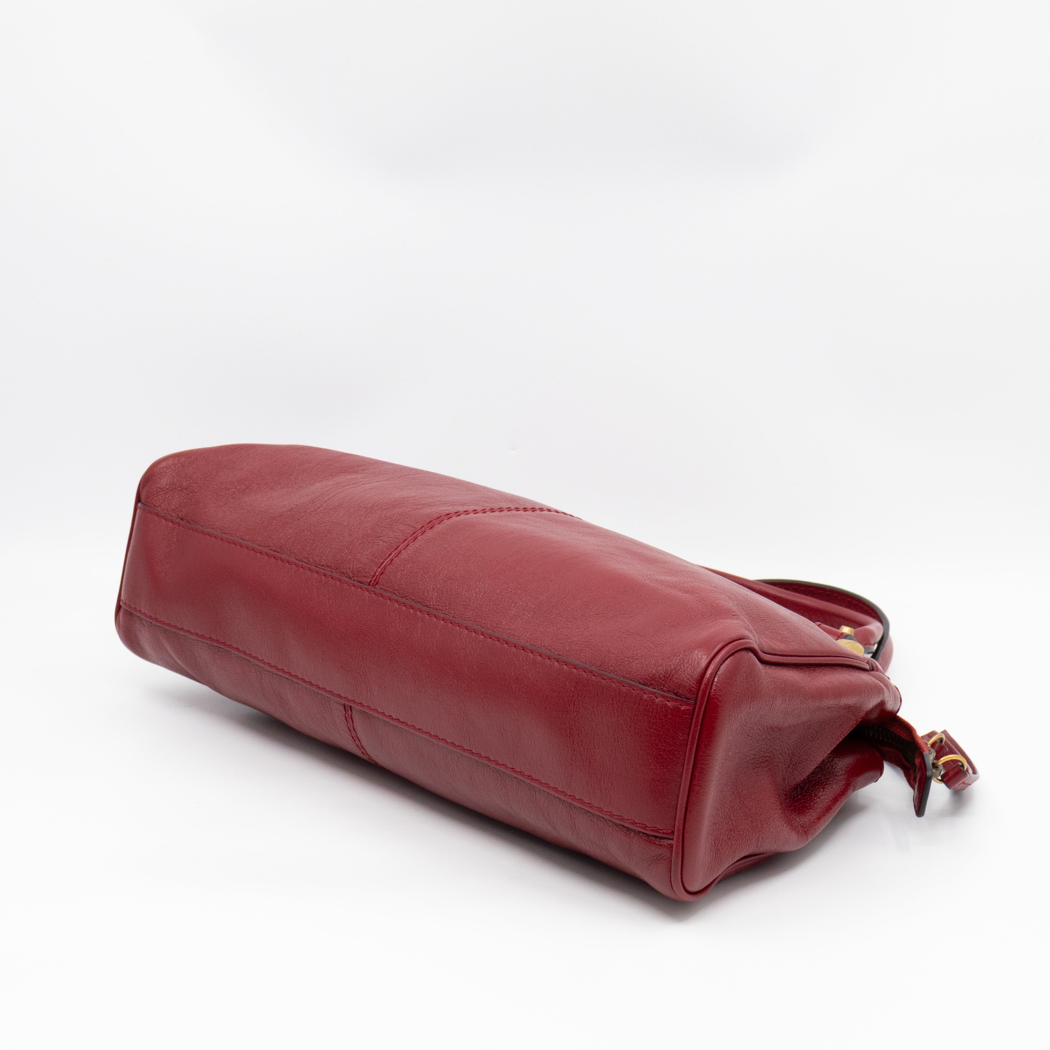 Re(Belle) Medium Shoulder Bag Red Leather