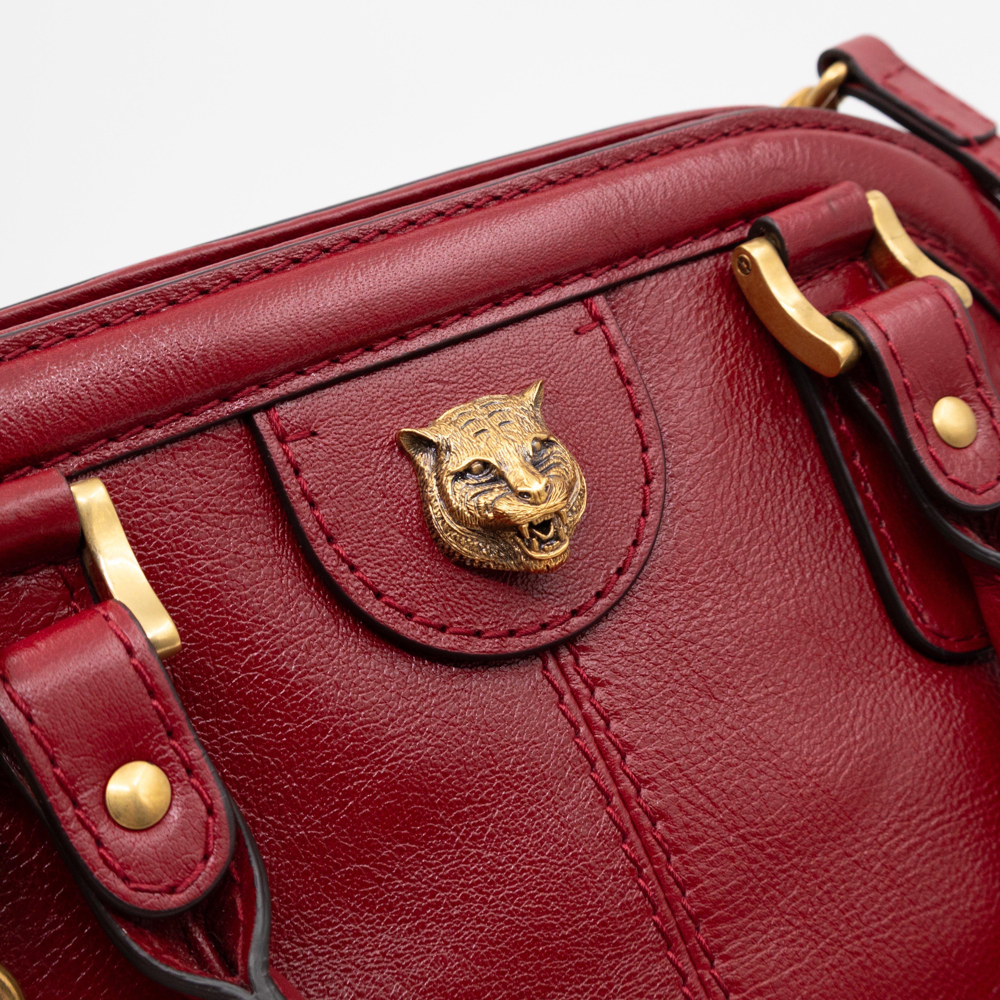 Re(Belle) Medium Shoulder Bag Red Leather