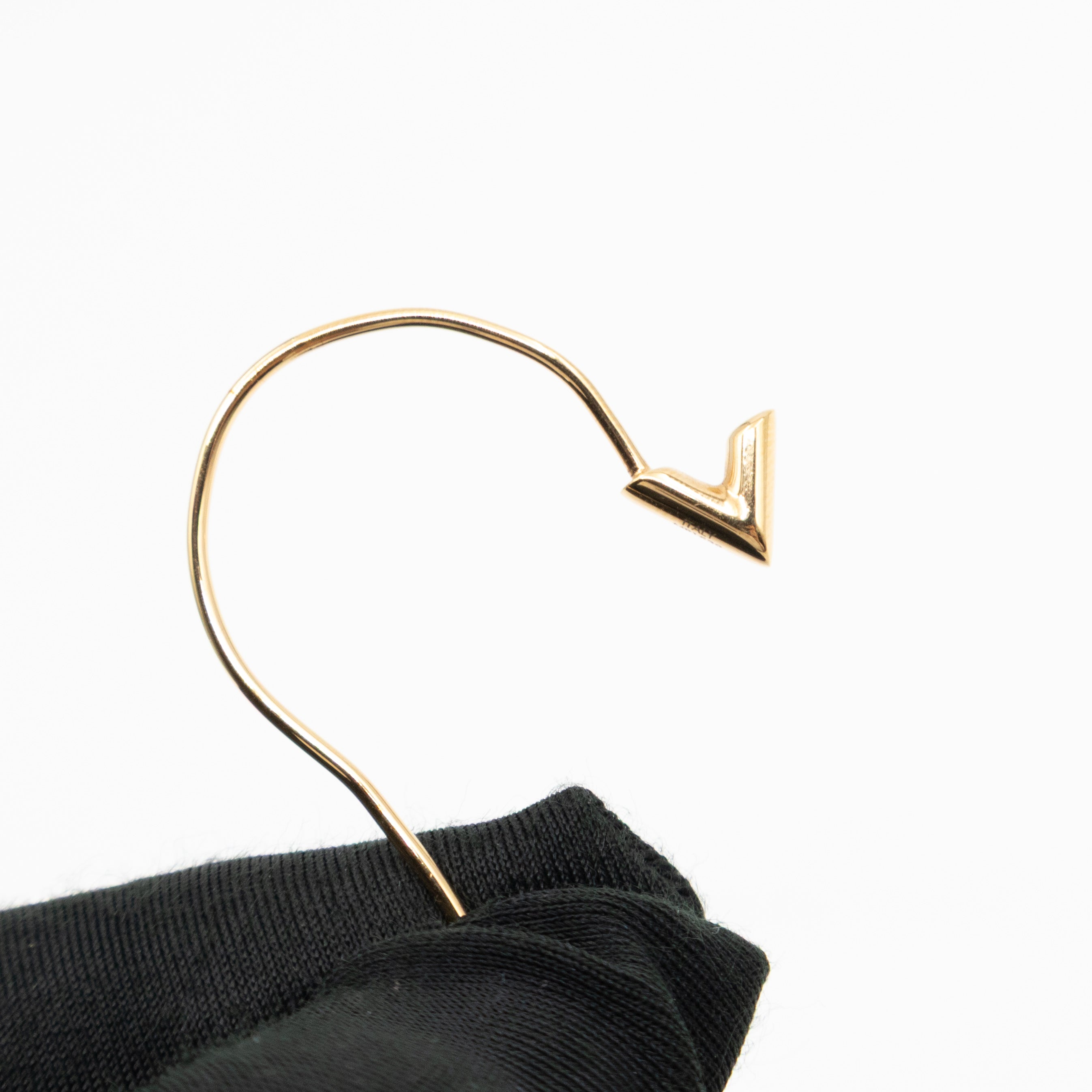 Petit Essential V Chain Ear Cuff Gold