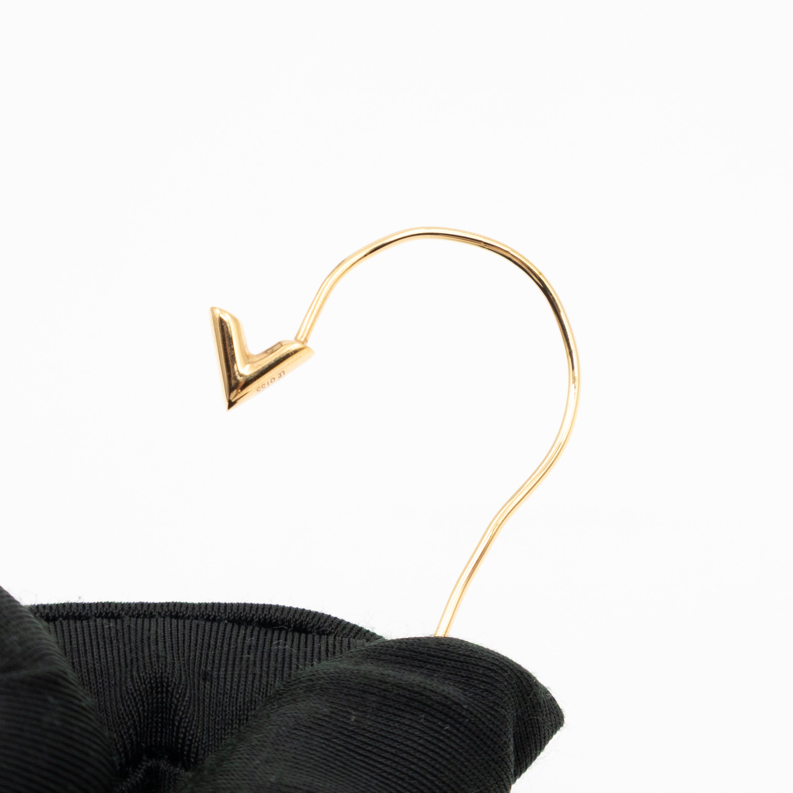 Petit Essential V Chain Ear Cuff Gold