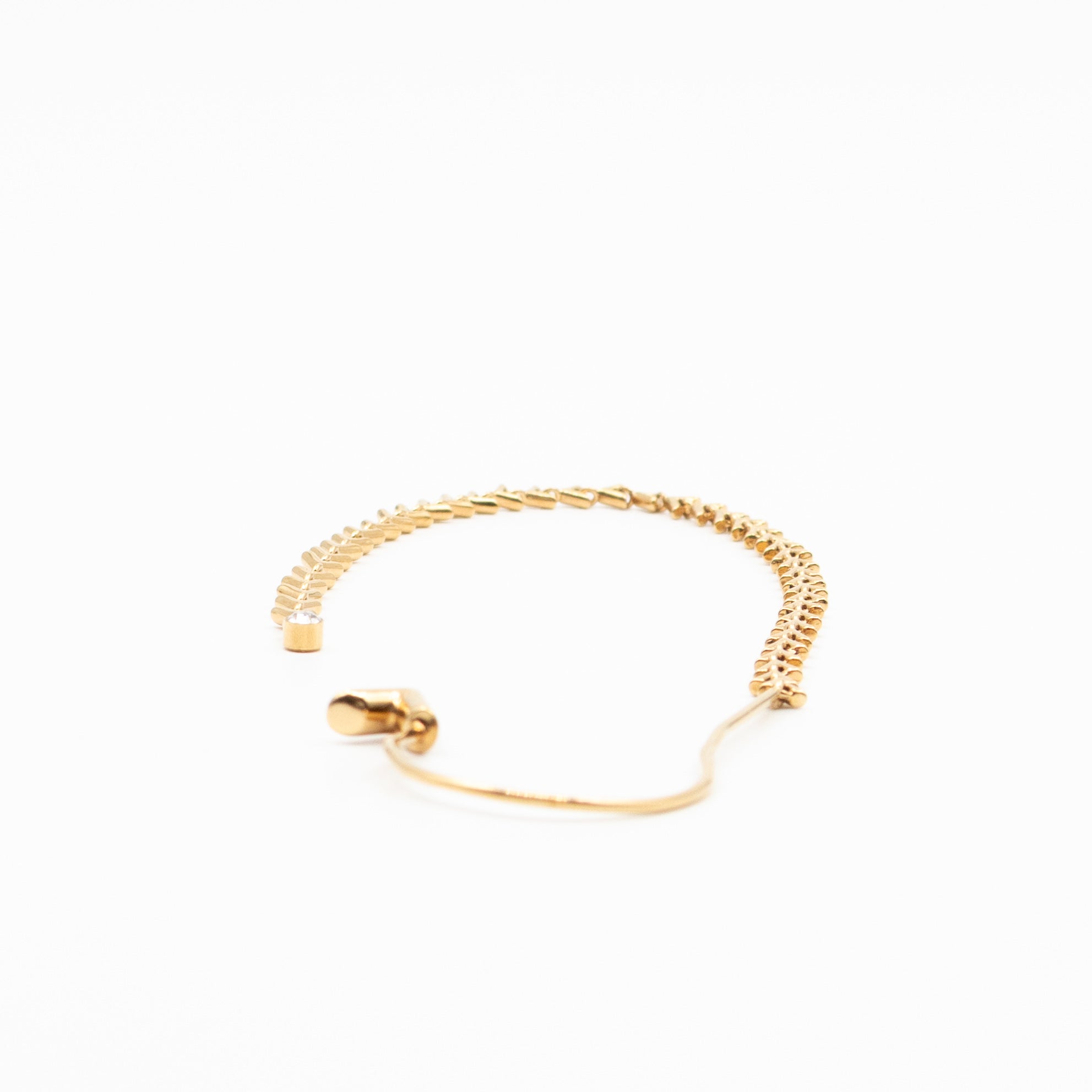 Petit Essential V Chain Ear Cuff Gold