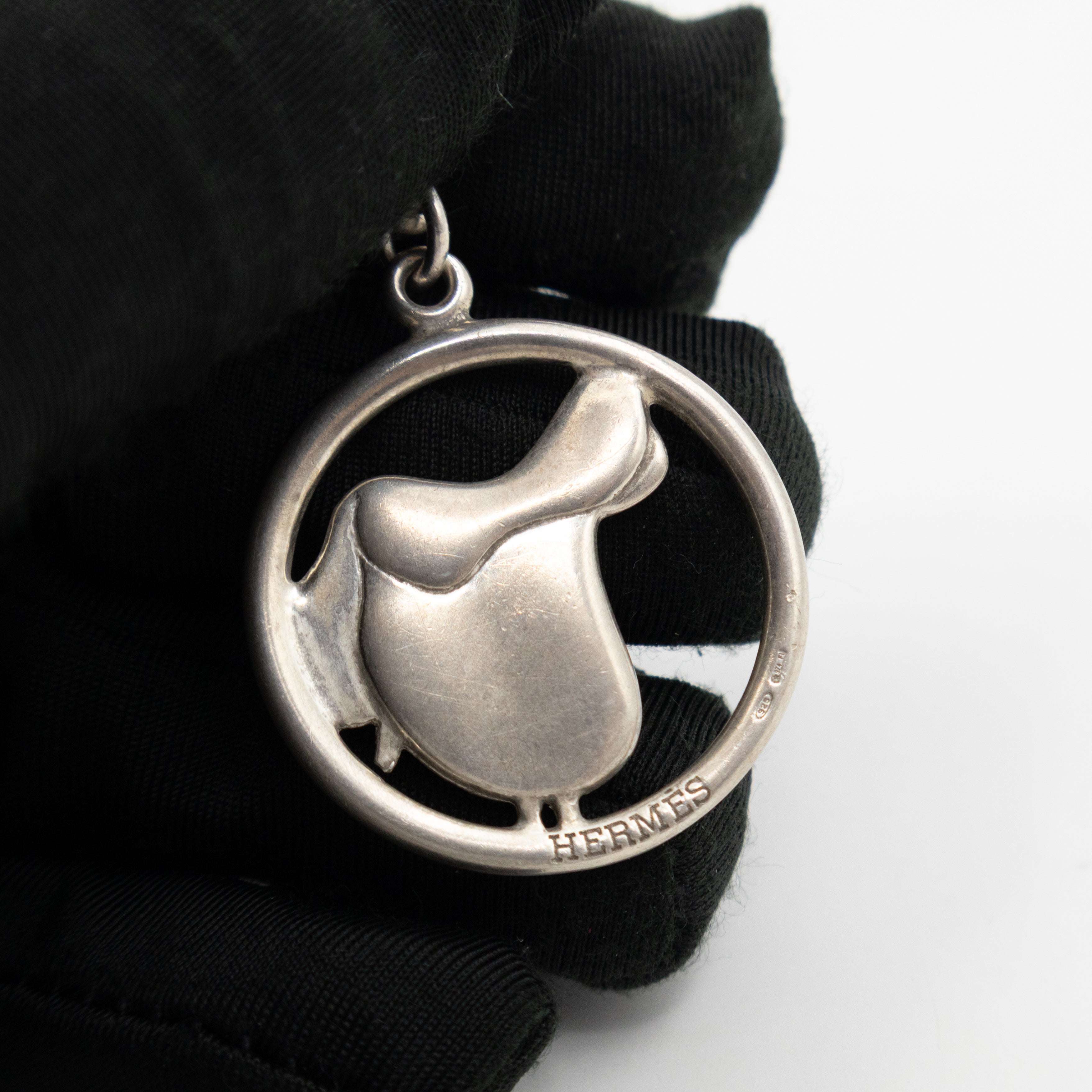 Saddle Jump Pendant Necklace Silver