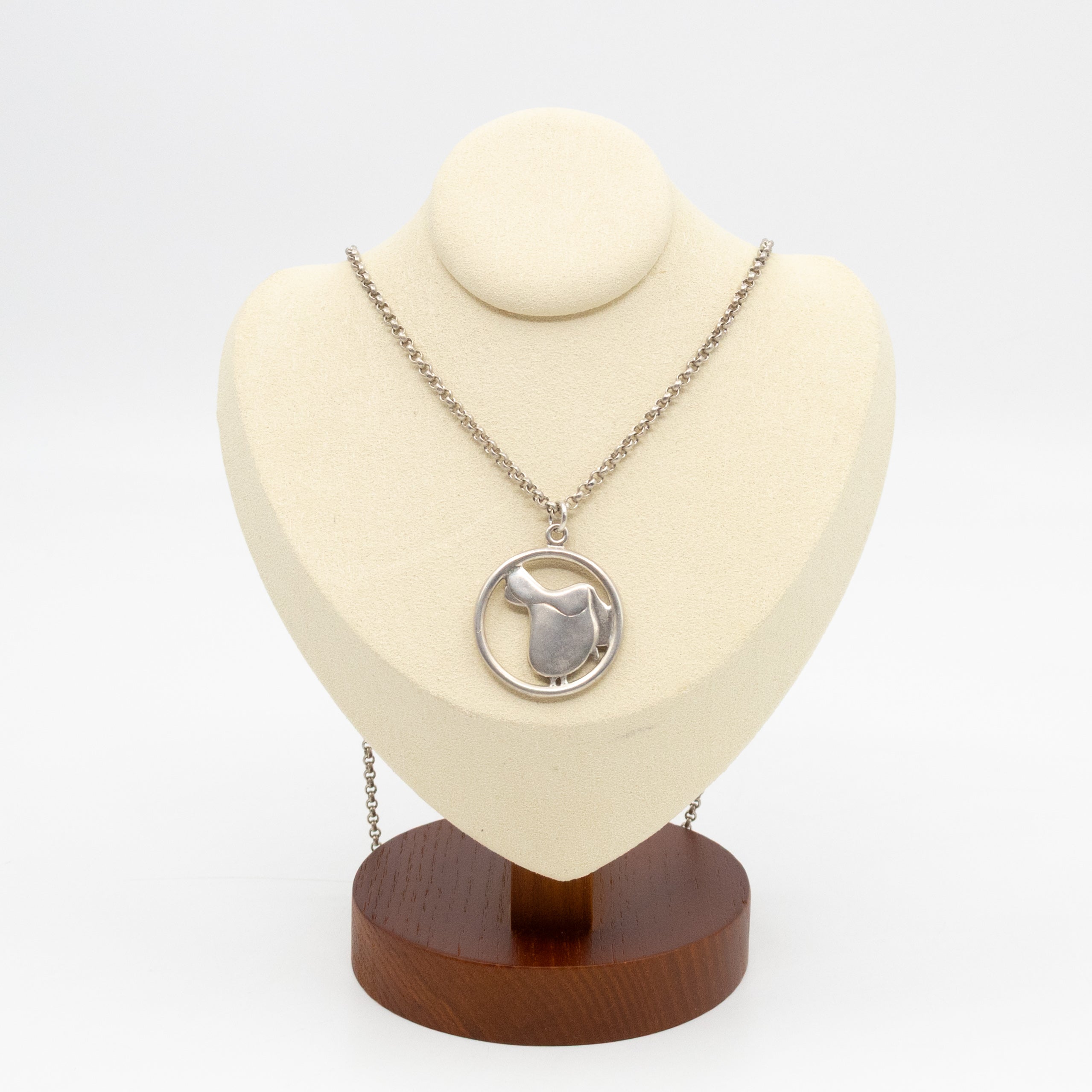Saddle Jump Pendant Necklace Silver