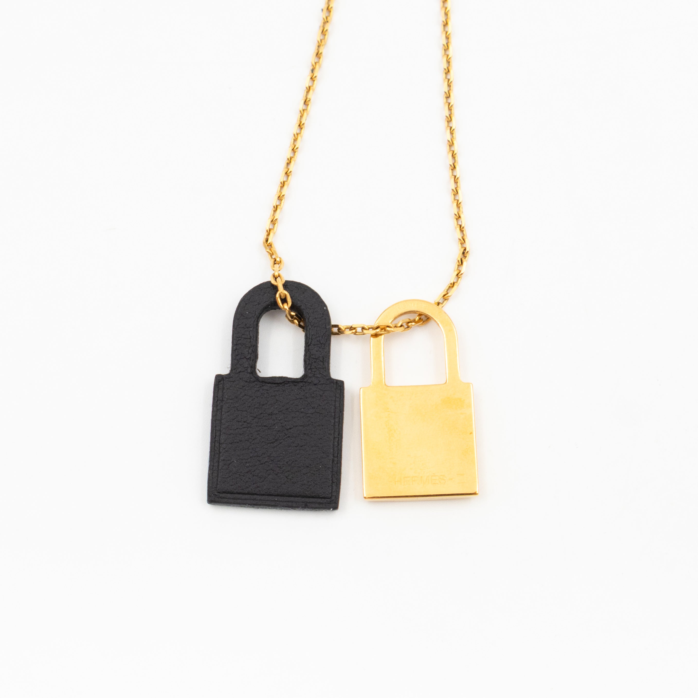 O'Kelly Pendant Gold Black