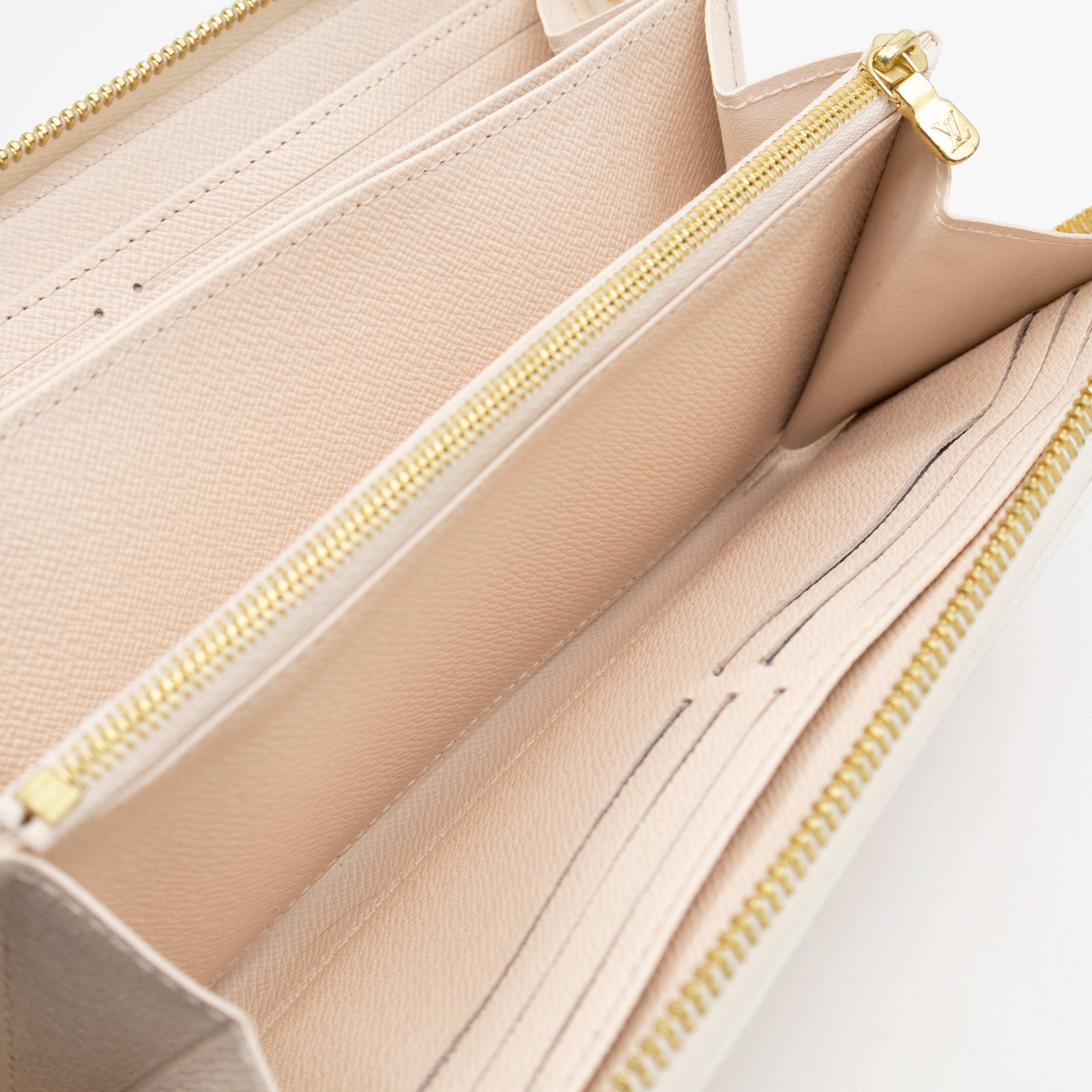 Zippy Wallet By the Pool Brume