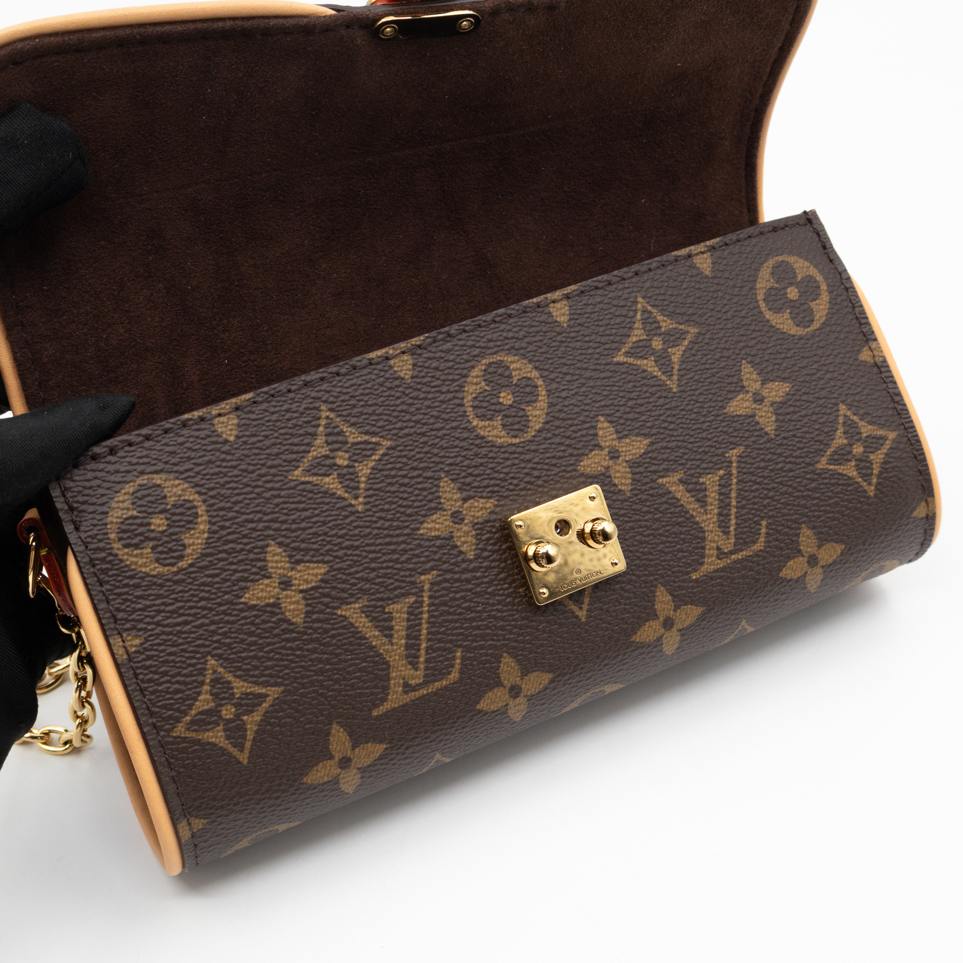 Pochette Camille Monogram