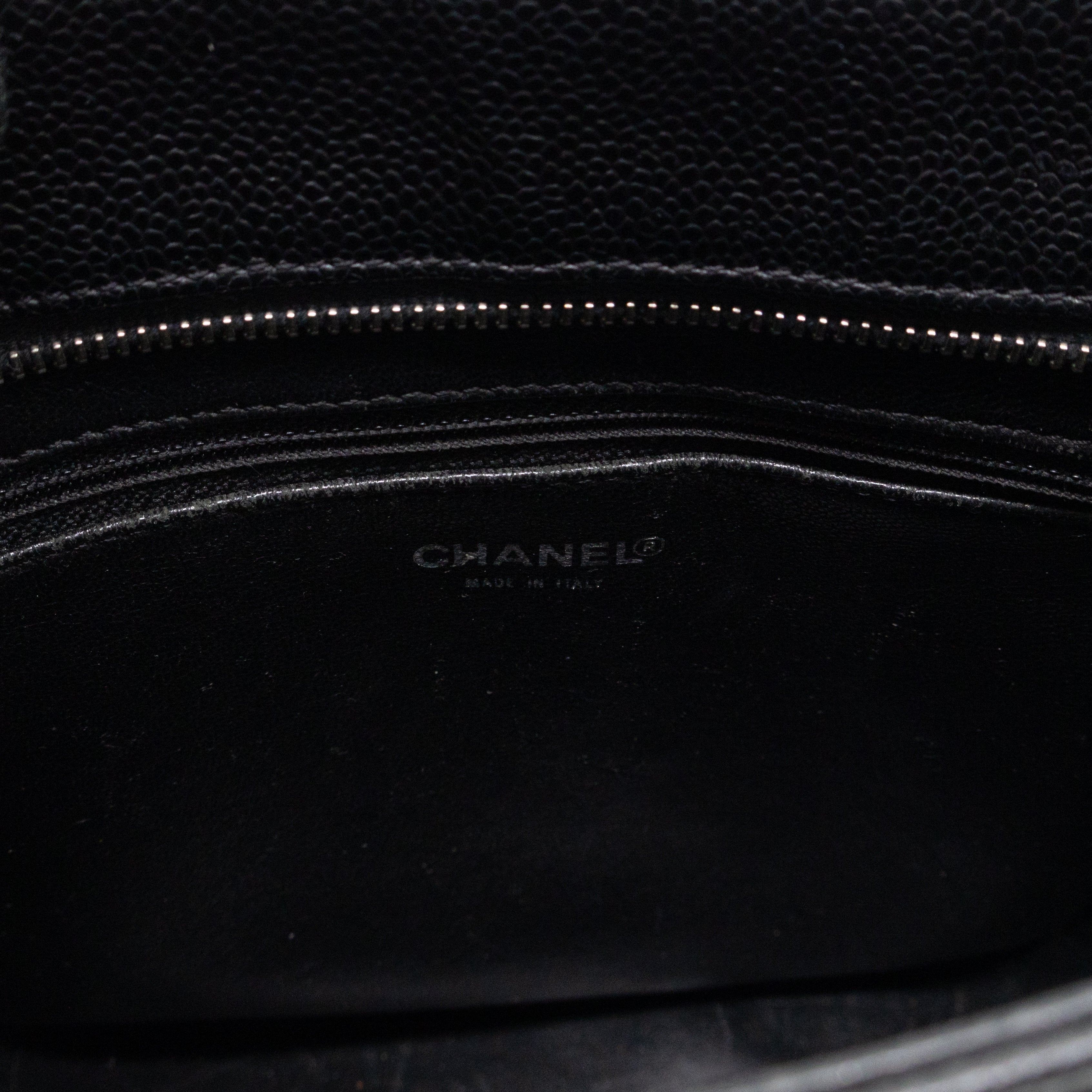 Médaillon Black Caviarskin