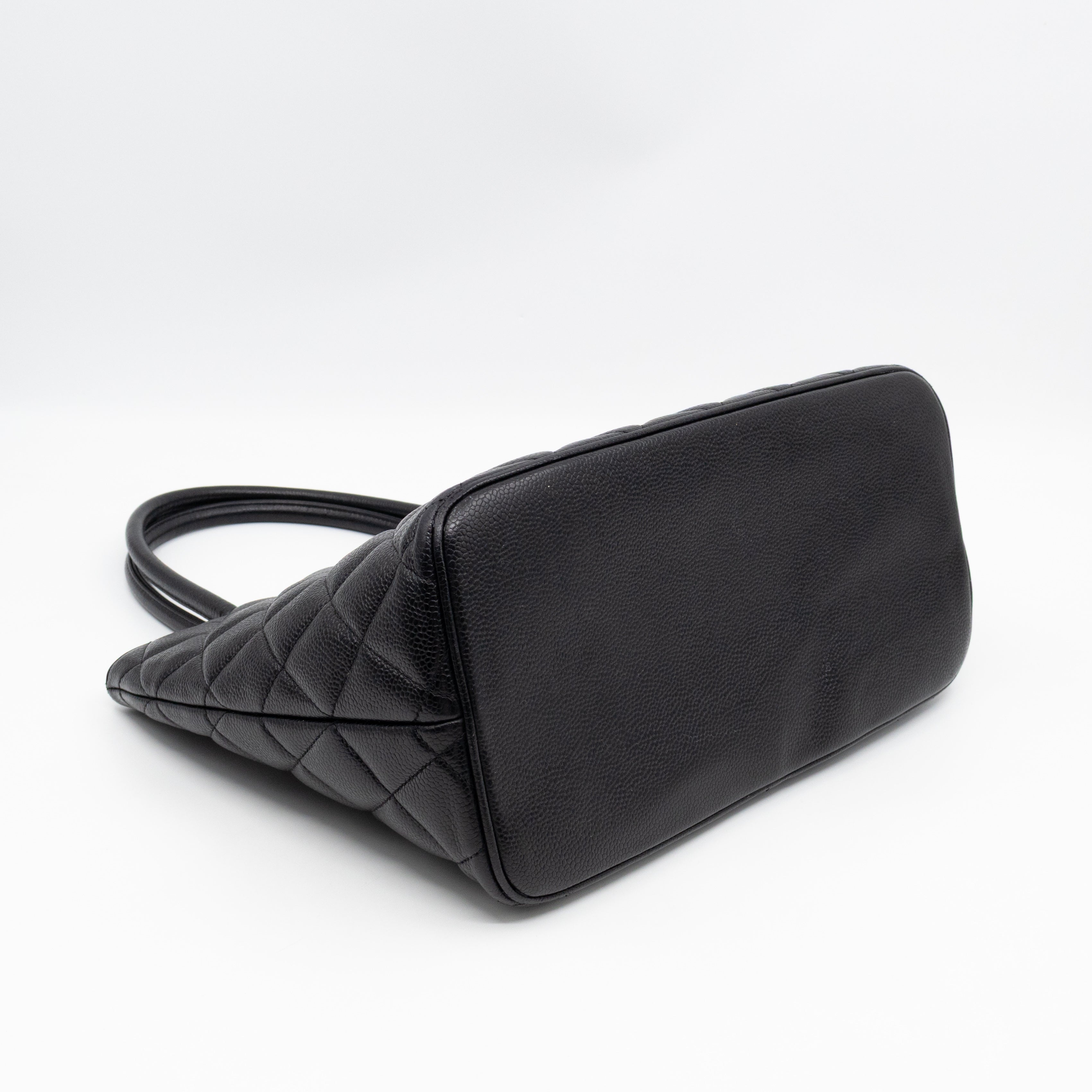 Médaillon Black Caviarskin