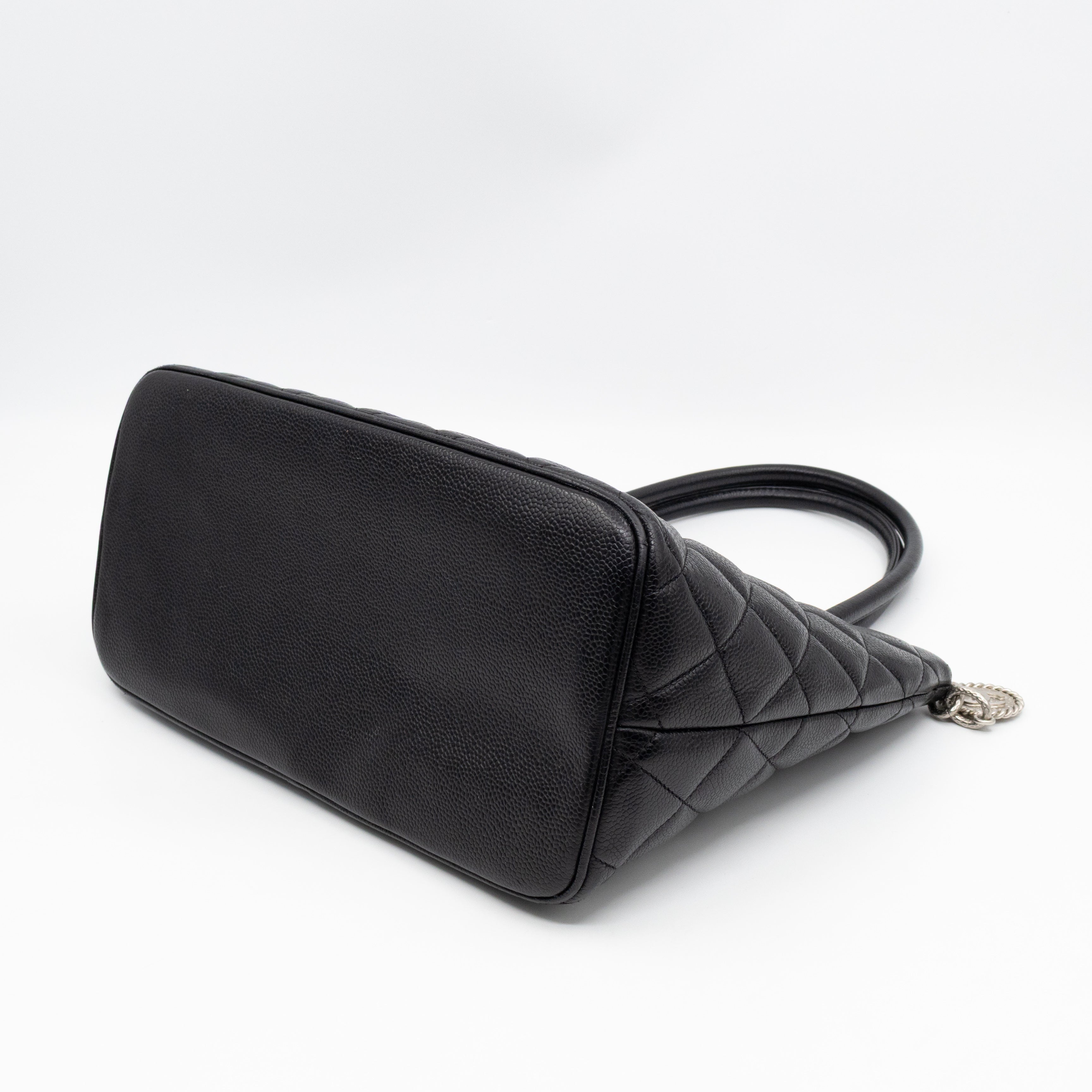 Médaillon Black Caviarskin