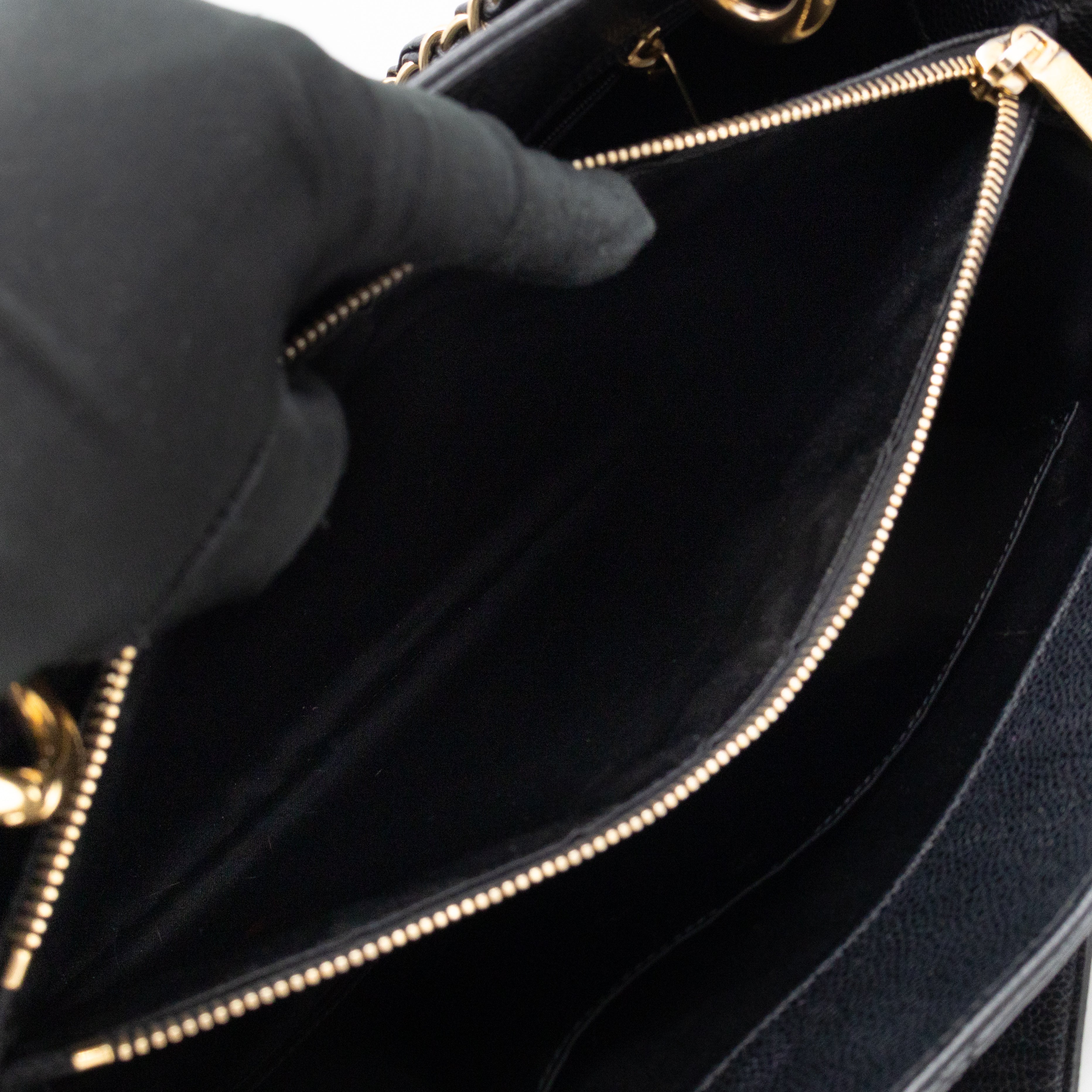 GST Grand Shopping Tote Black Caviar Gold