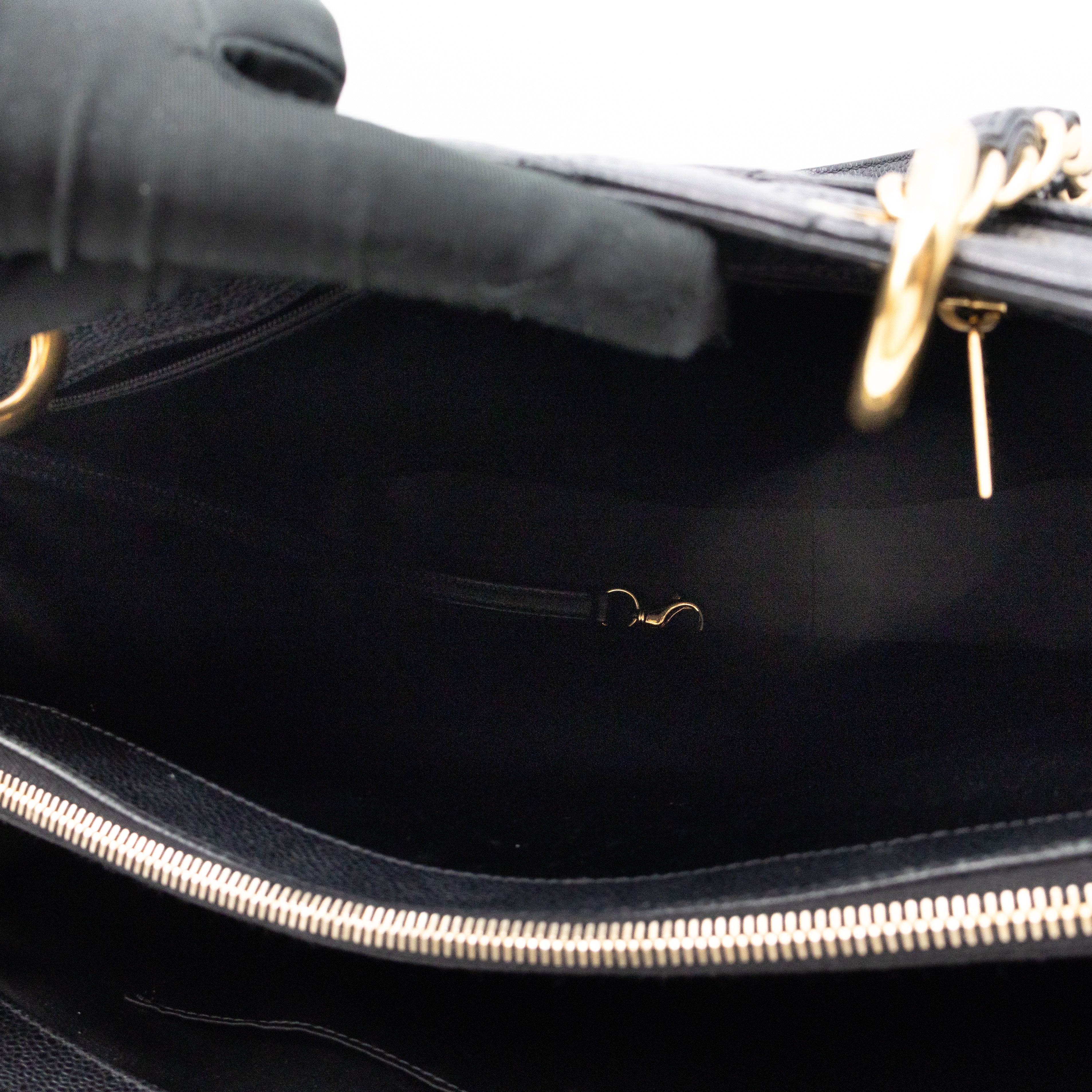 GST Grand Shopping Tote Black Caviar Gold