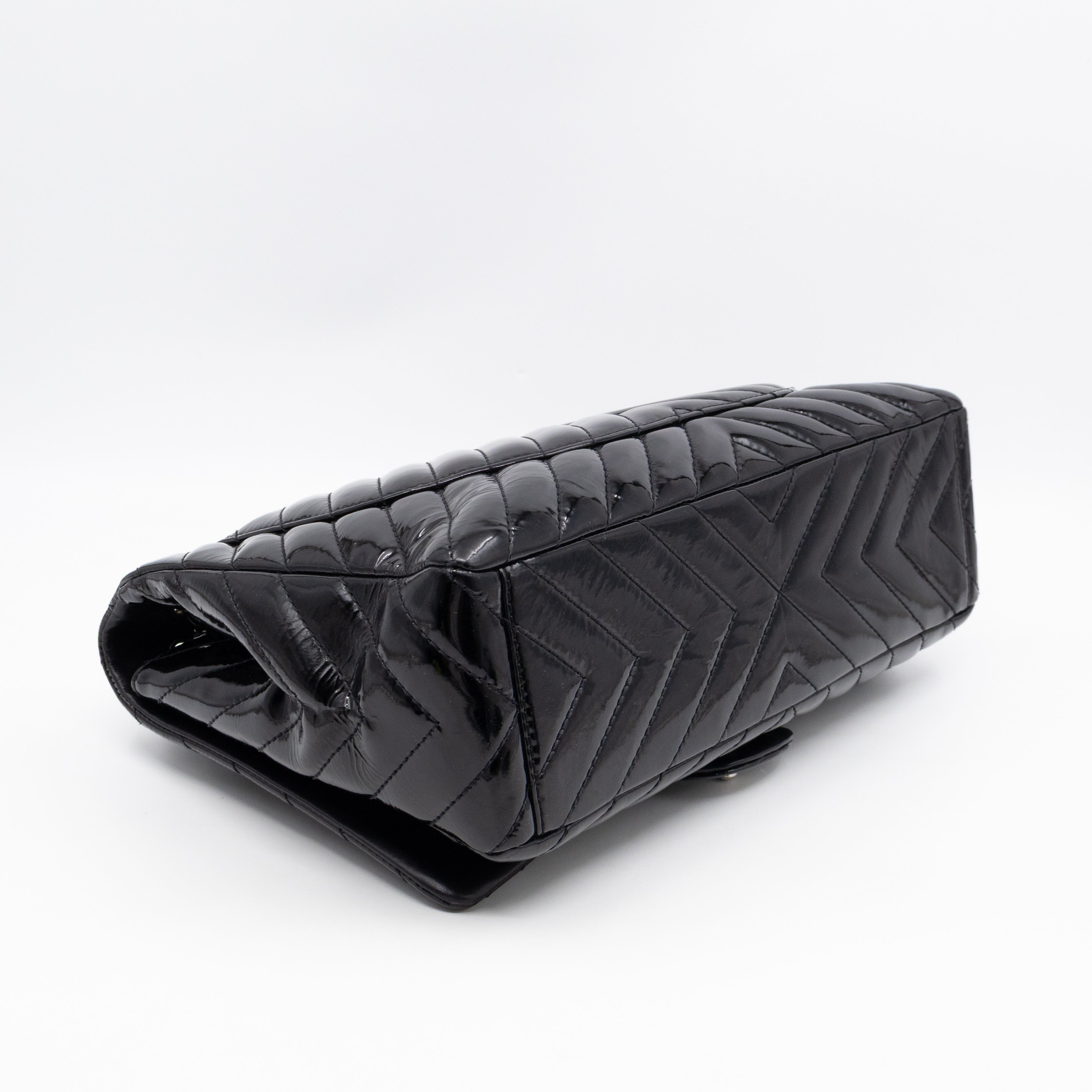 Classic Single Flap Maxi Black Chevron Patent Silver