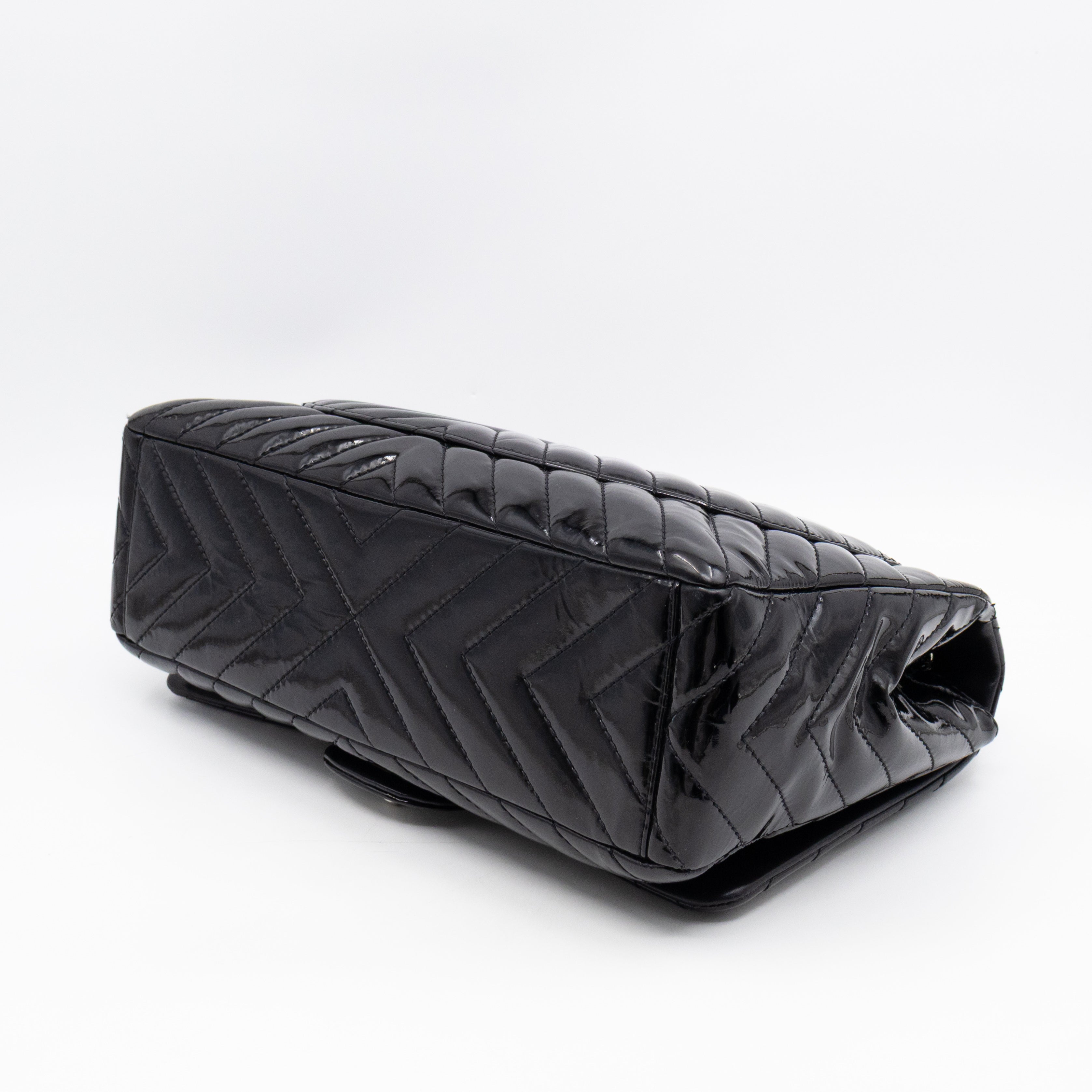 Classic Single Flap Maxi Black Chevron Patent Silver