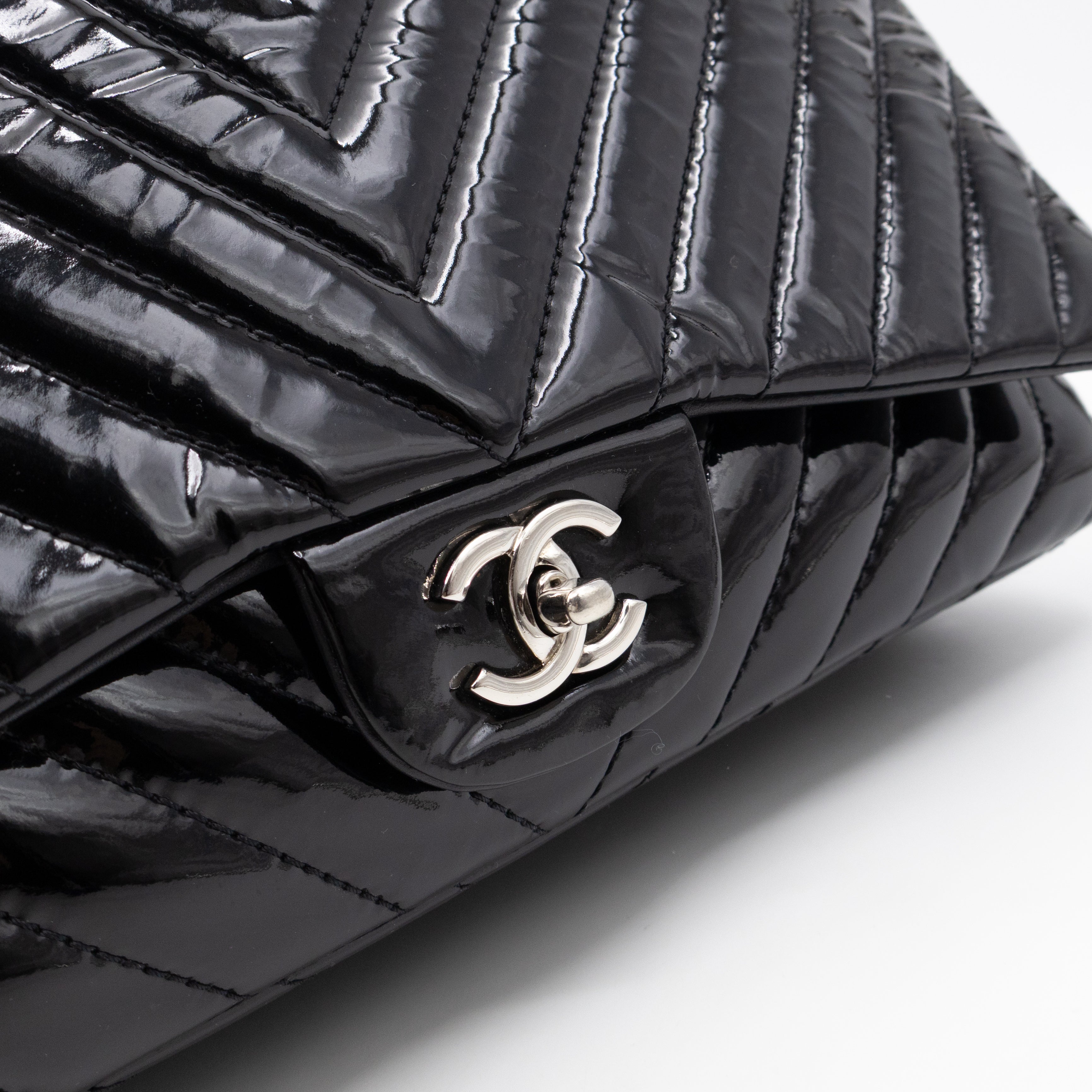 Classic Single Flap Maxi Black Chevron Patent Silver