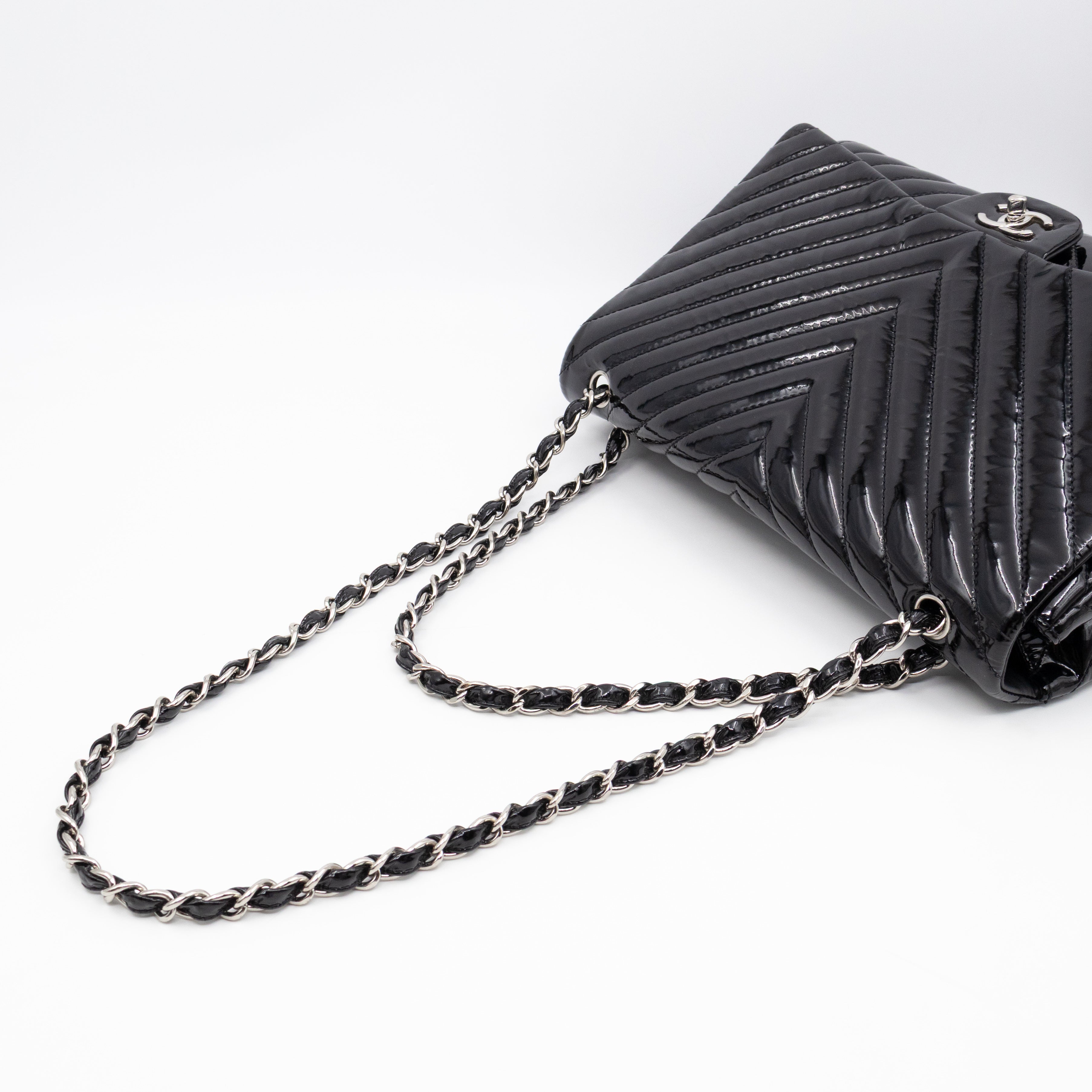 Classic Single Flap Maxi Black Chevron Patent Silver