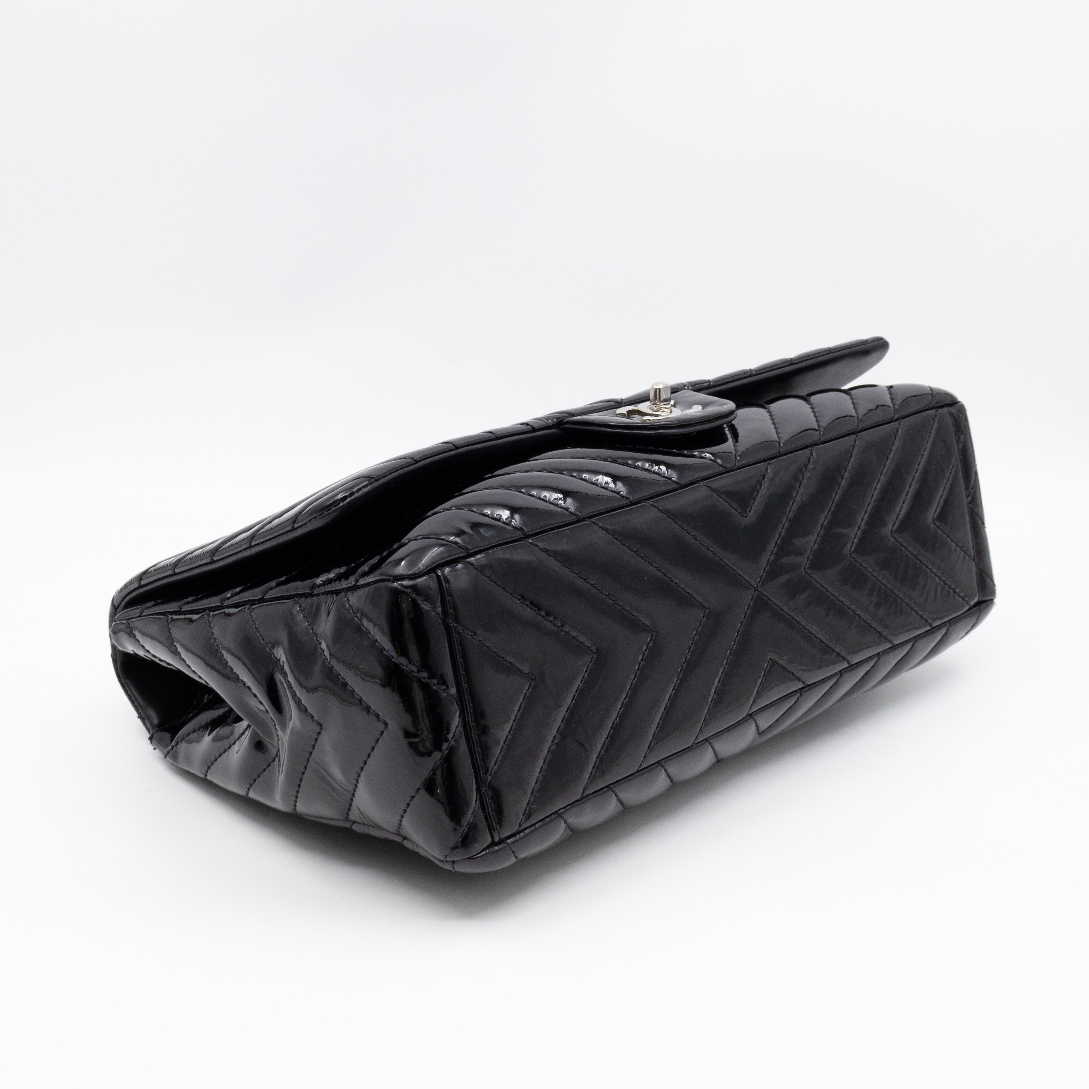 Classic Single Flap Maxi Black Chevron Patent Silver