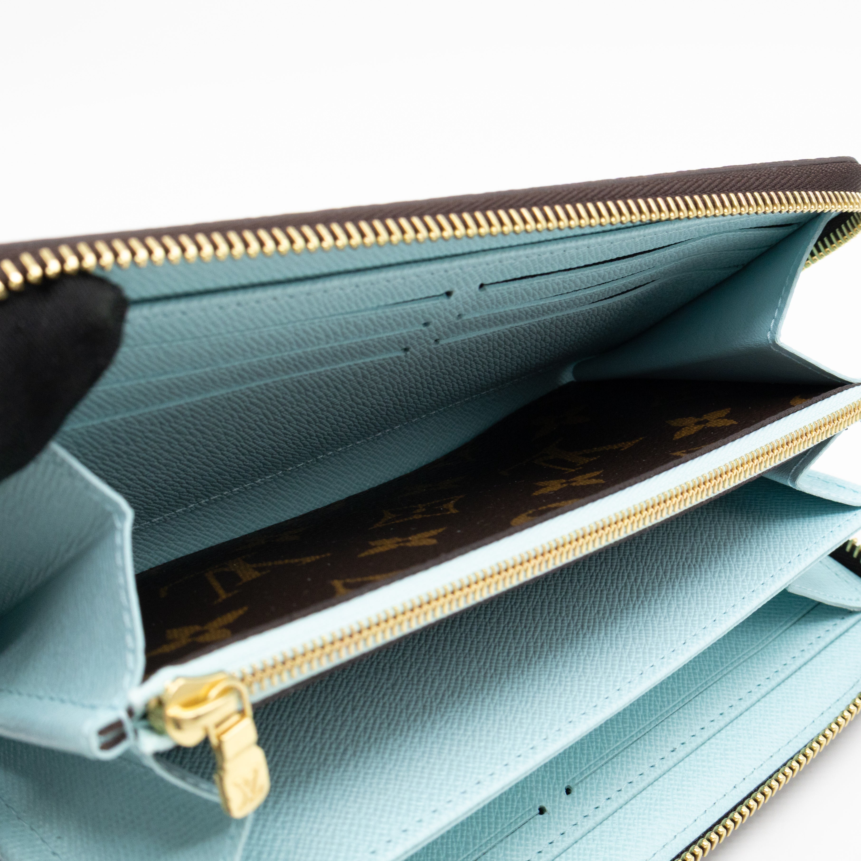 Zippy Wallet Snow Show Monogram
