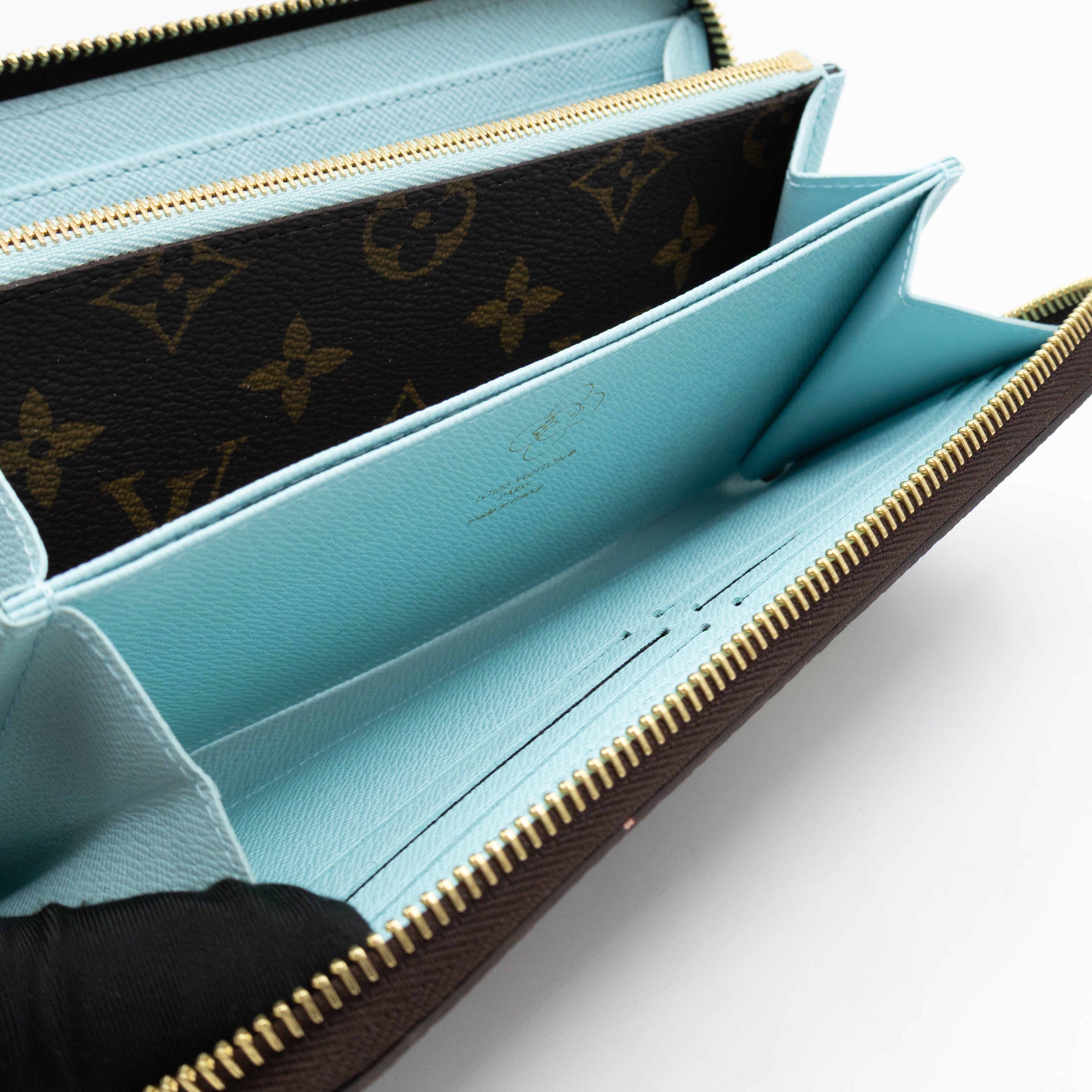 Zippy Wallet Snow Show Monogram