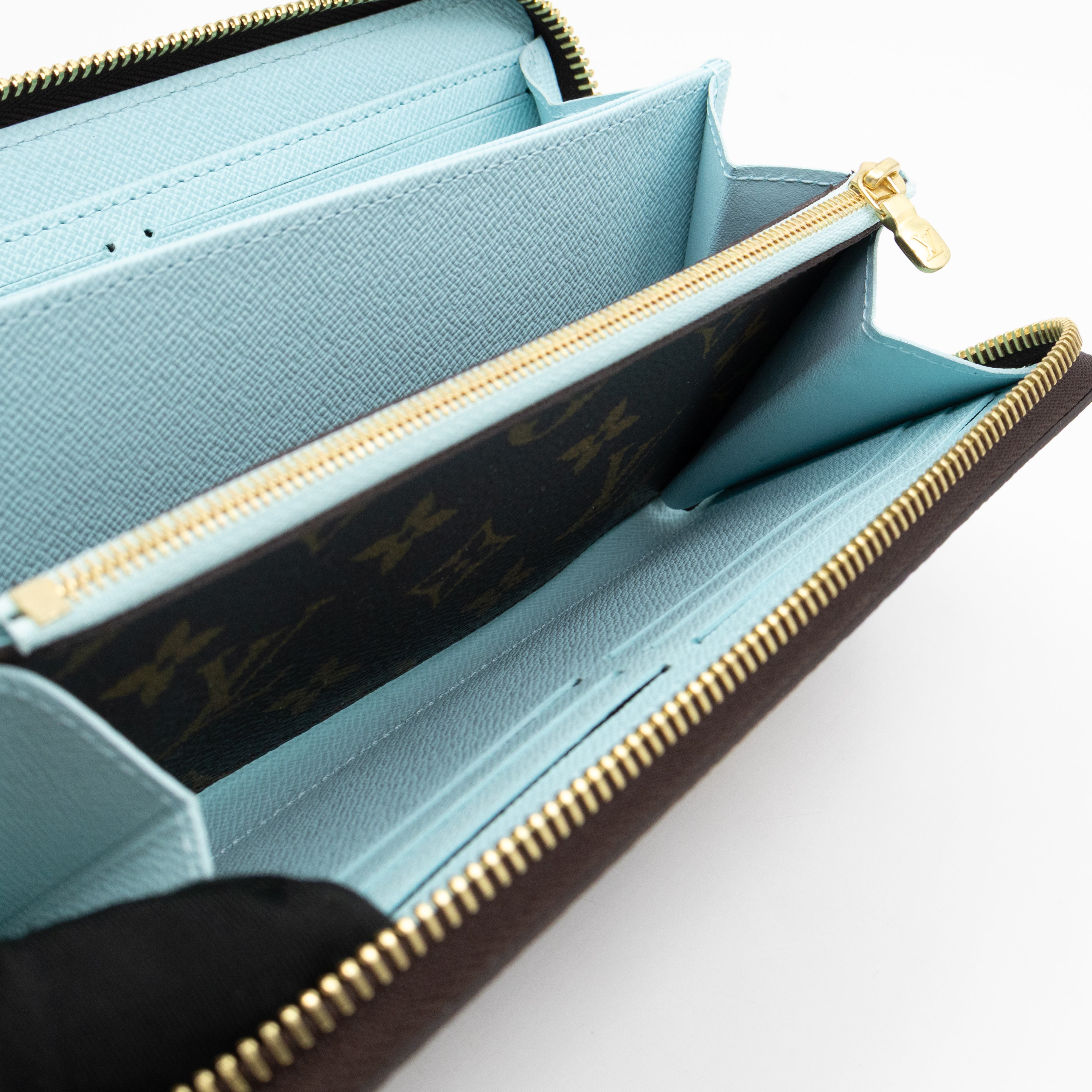 Zippy Wallet Snow Show Monogram