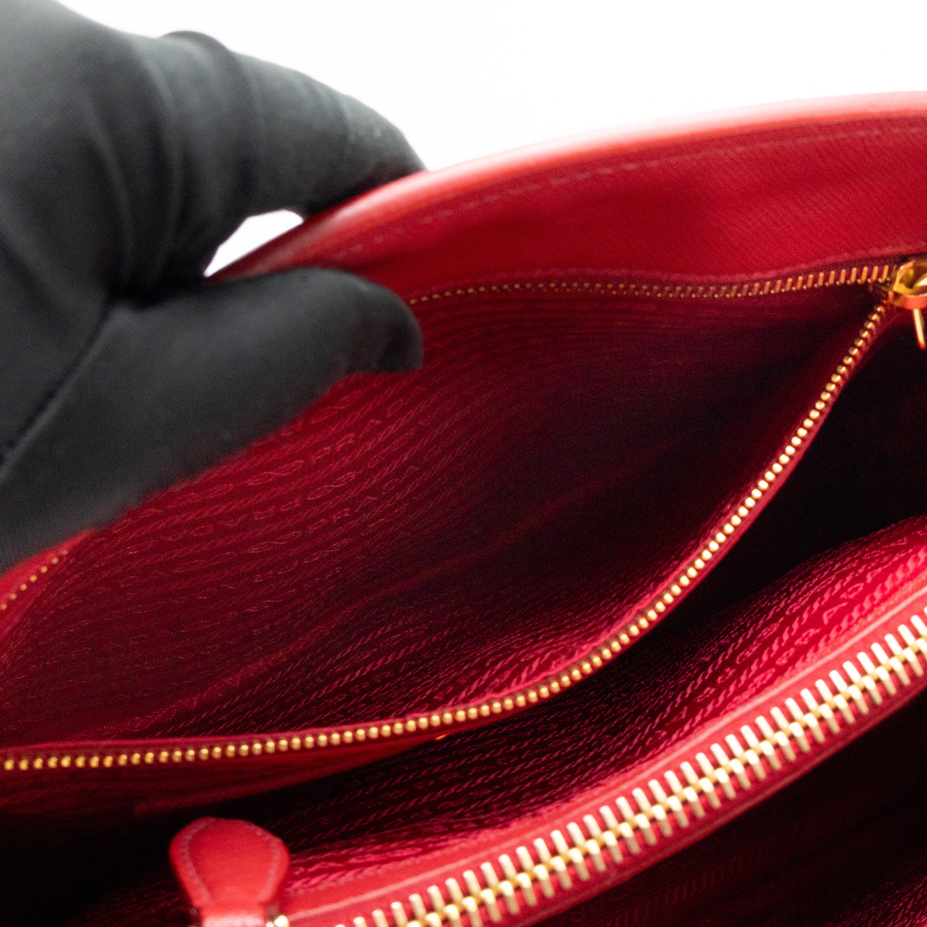 Parabole Shopping Tote Red Saffiano Leather