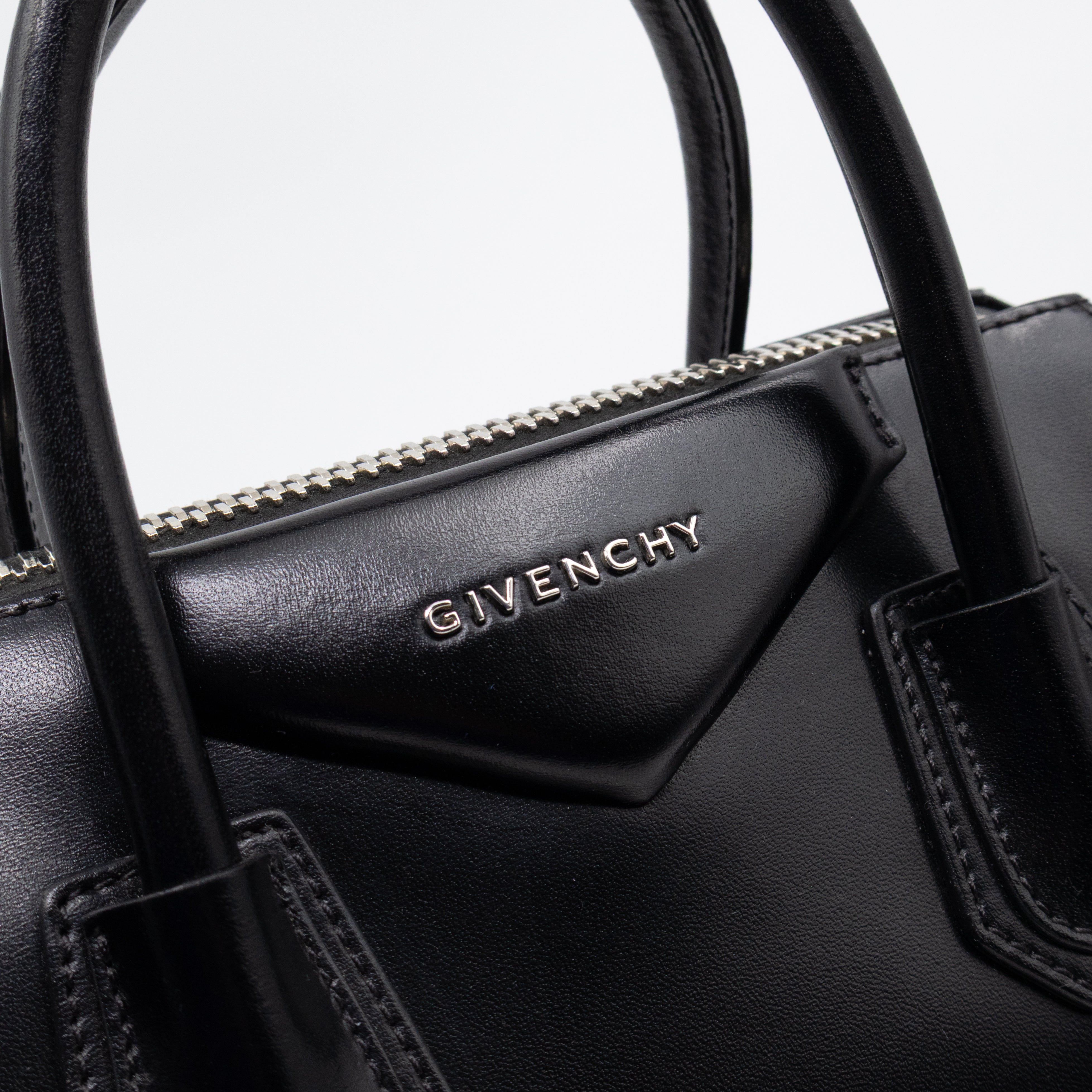 Antigona Small Black Leather