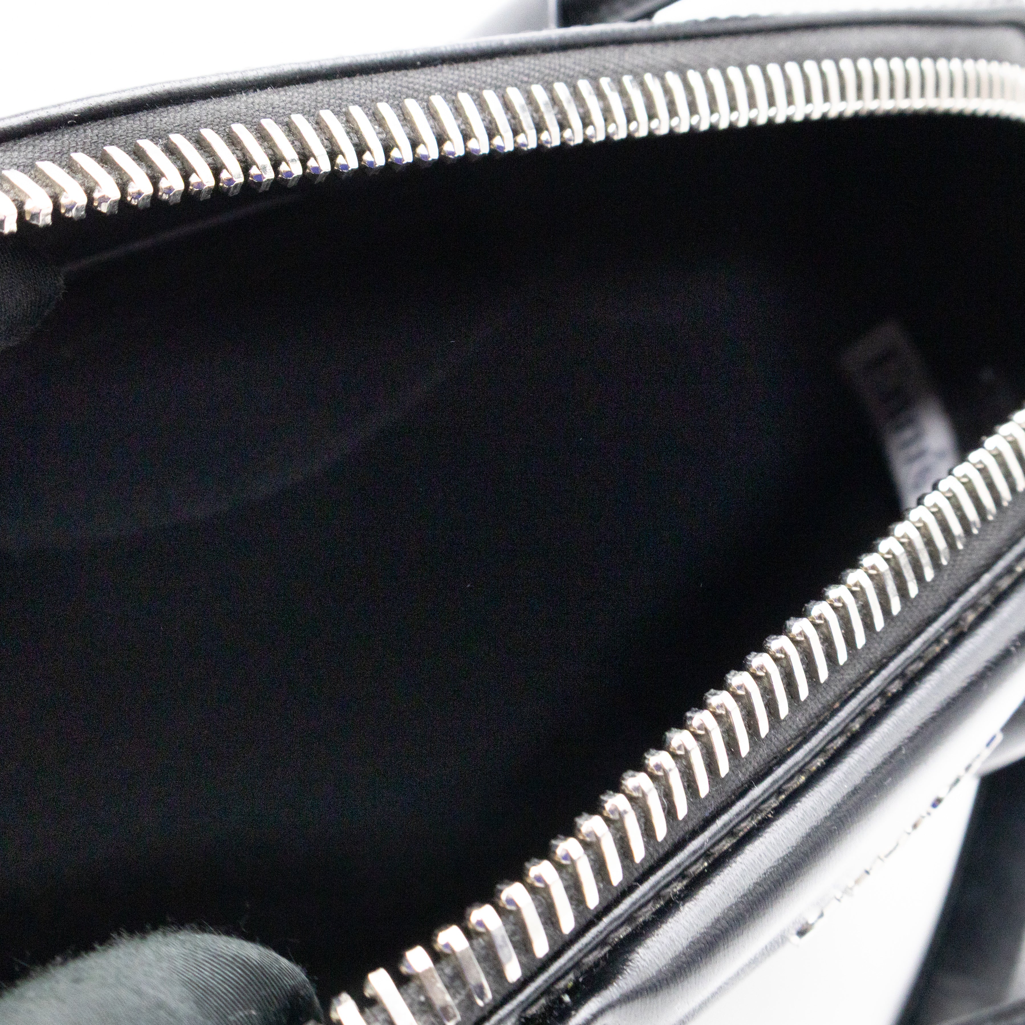 Antigona Small Black Leather