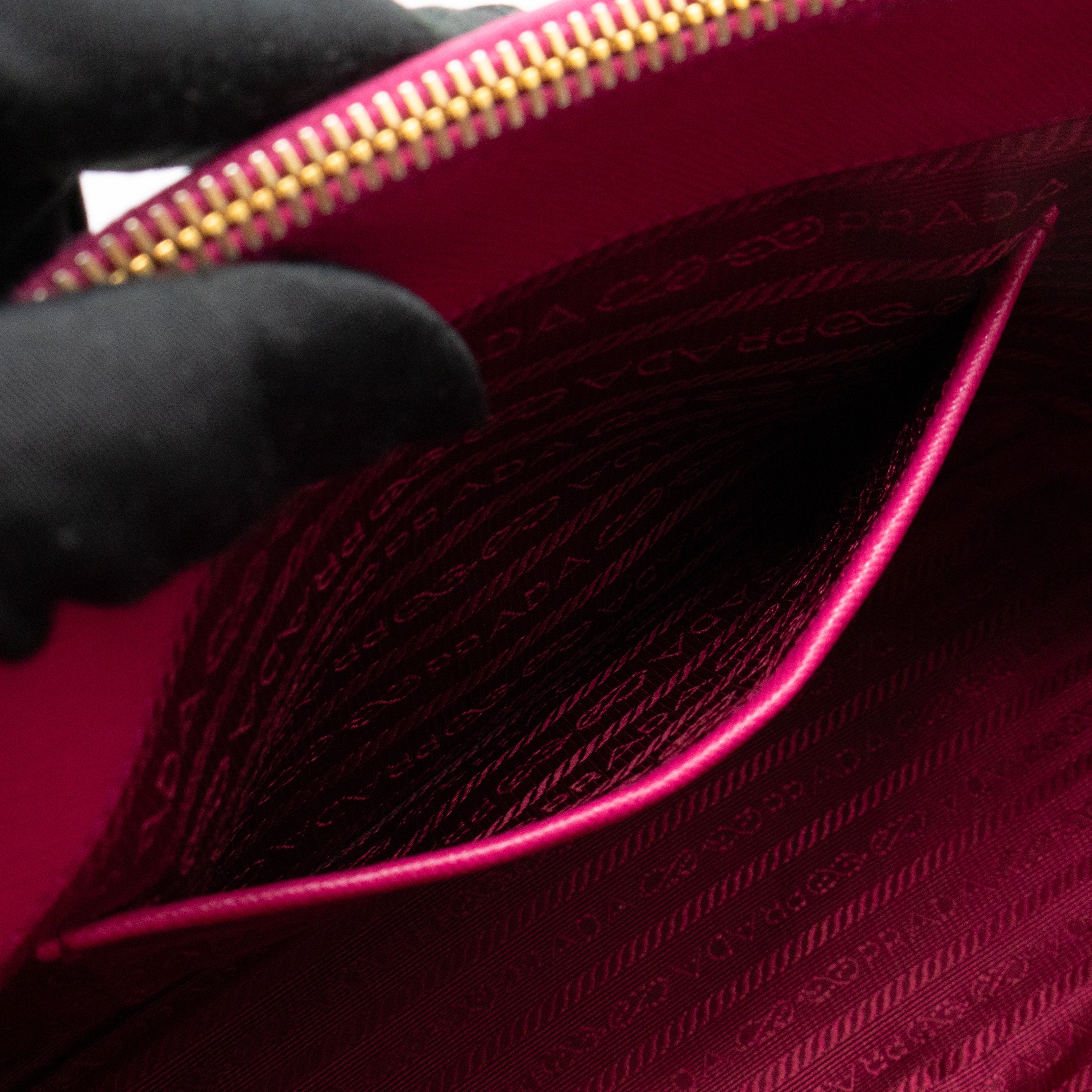 Galleria Medium Double Zip Fuxia Pink Saffiano