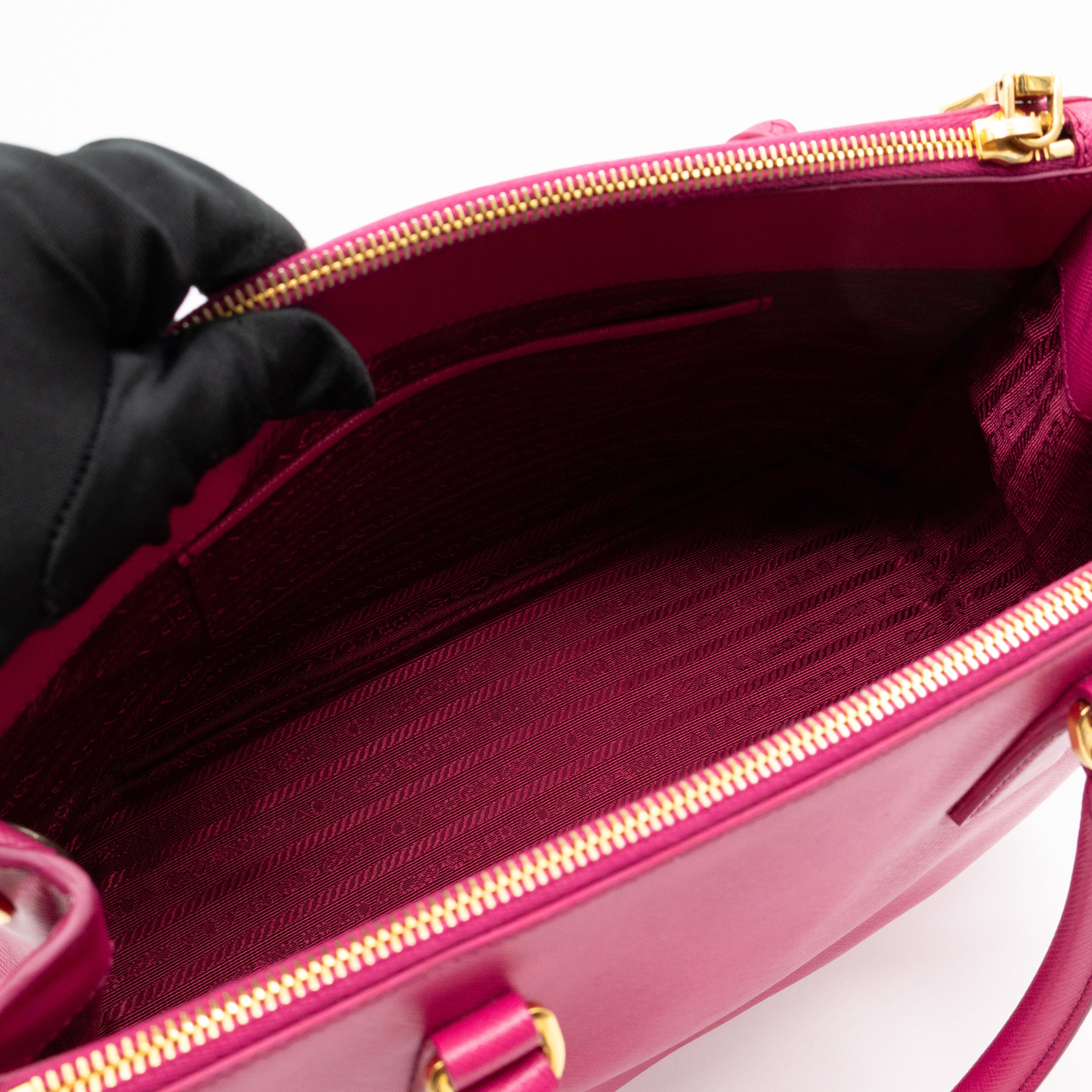 Galleria Medium Double Zip Fuxia Pink Saffiano