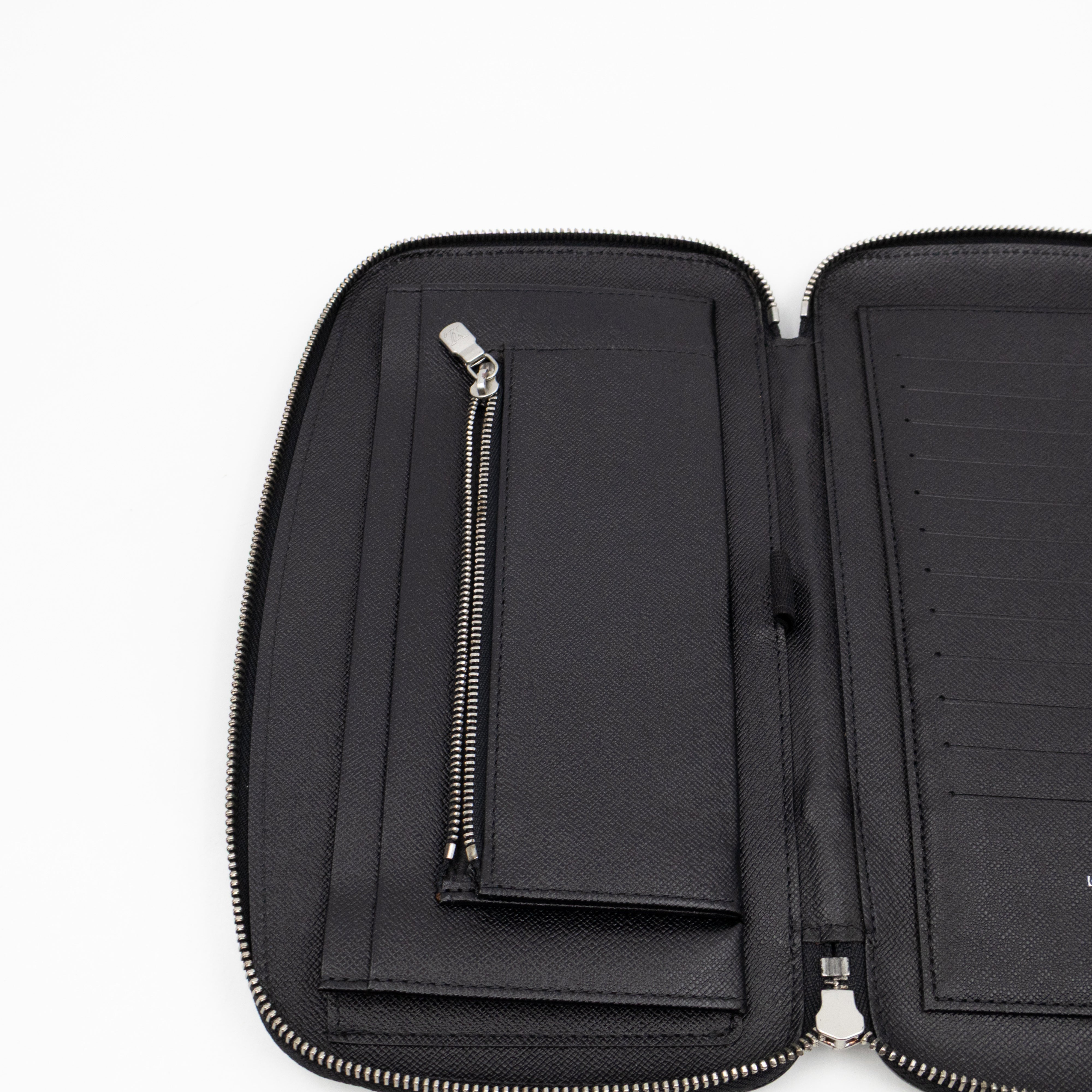 Atoll Travel Organizer Case Taigarama Black Leather