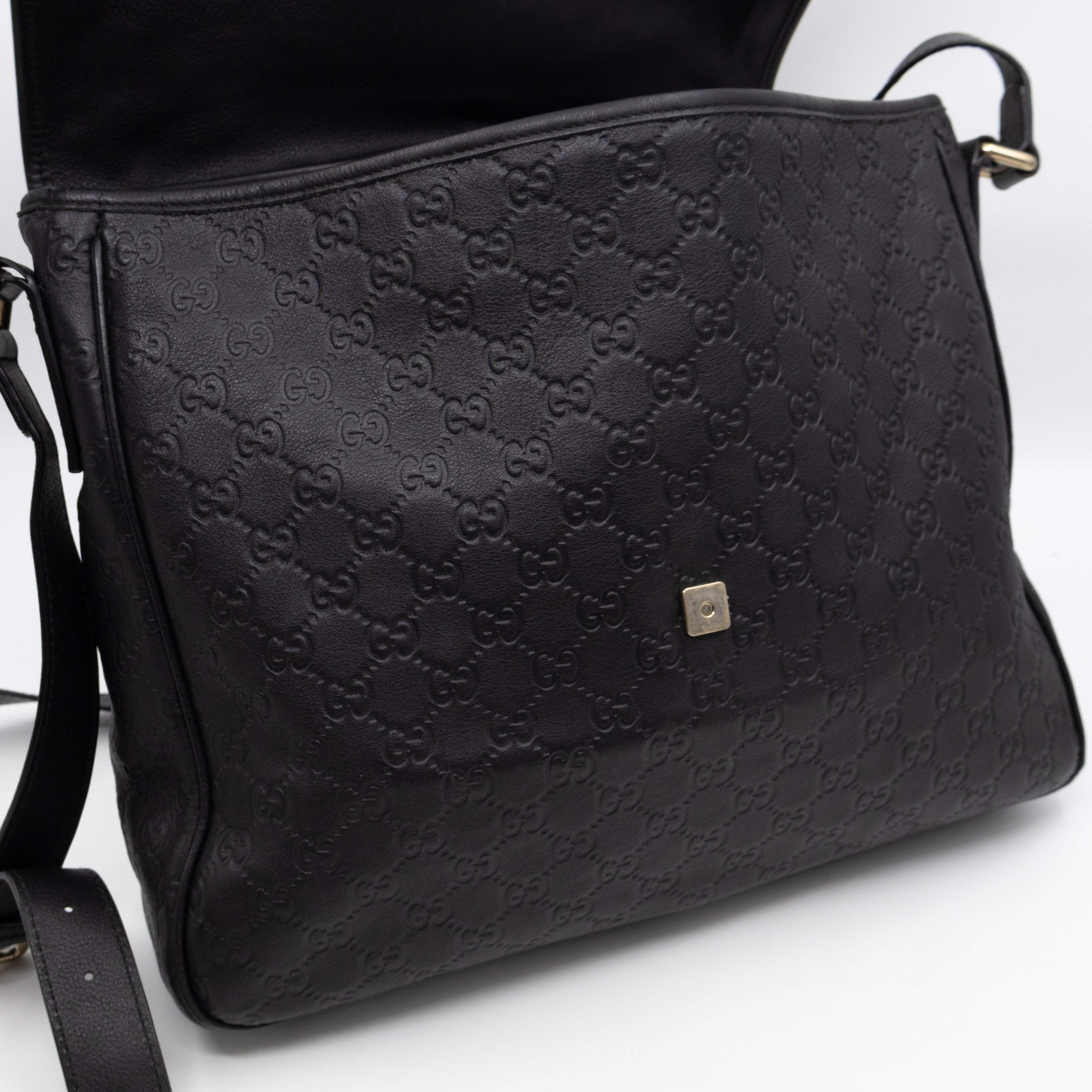 Messenger Shoulder Bag Black Guccissima Leather
