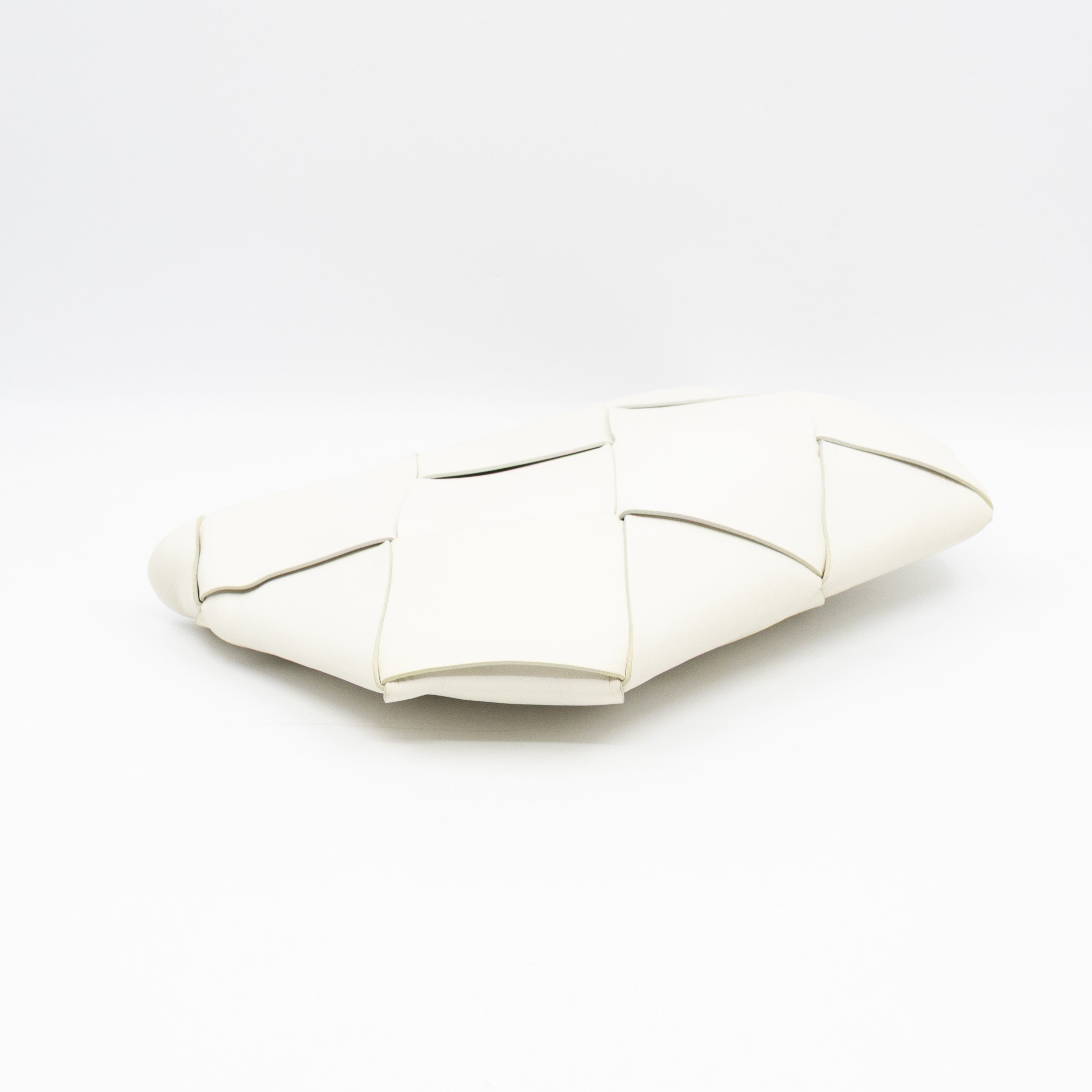 Clutch Maxi White Intrecciato Leather