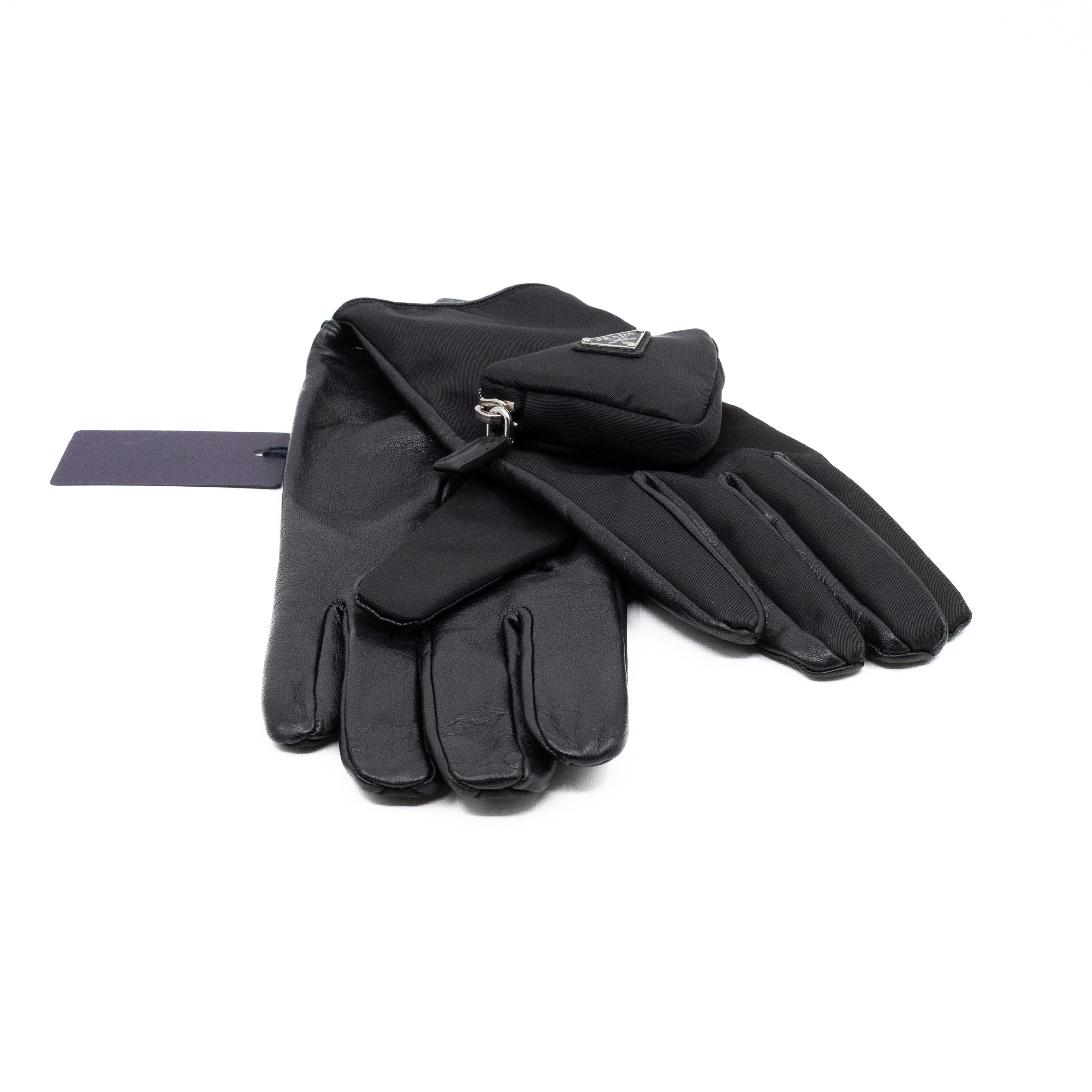 Triangle Pouch Gloves Black Re-nylon & Leather