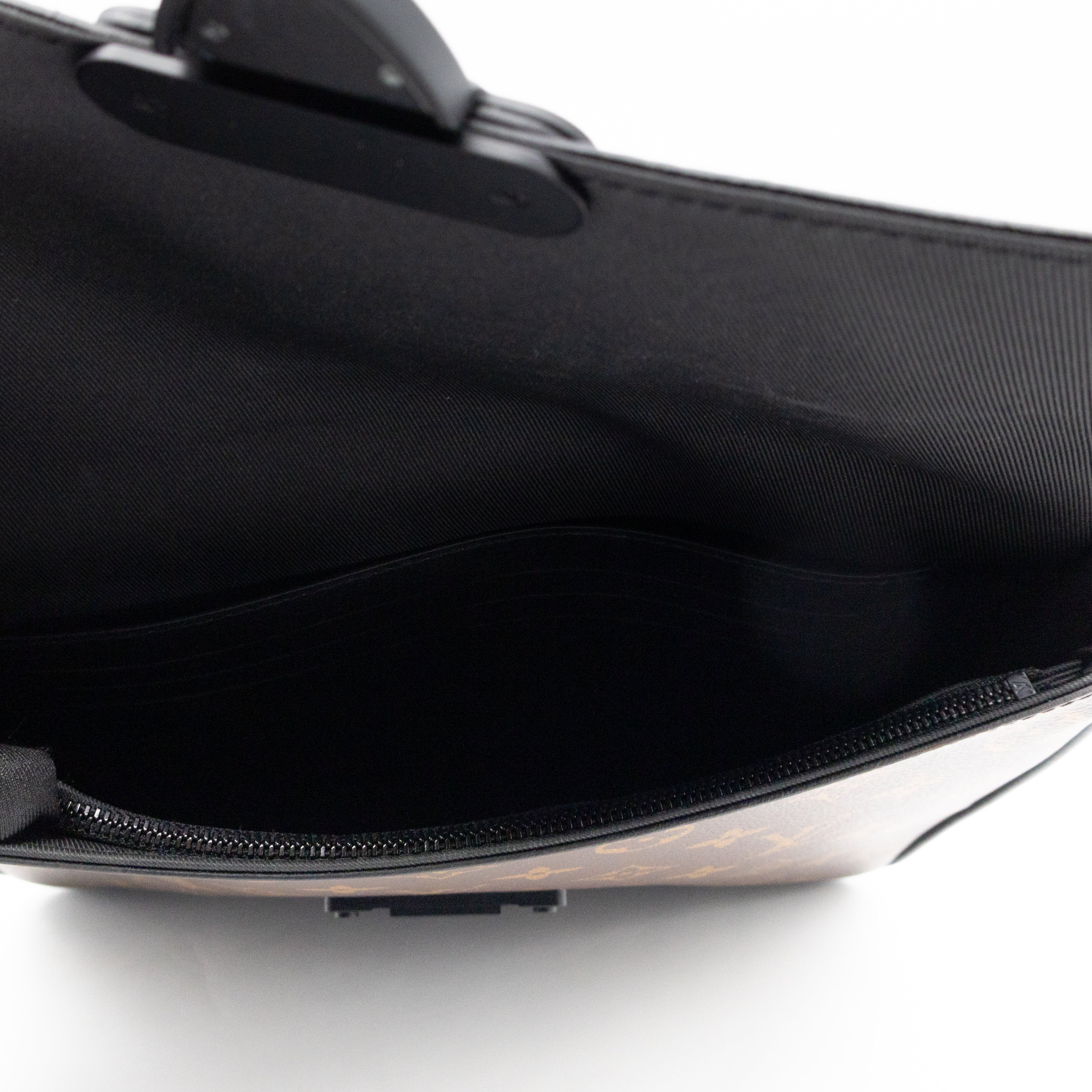 S-lock A4 Pouch Monogram Macassar