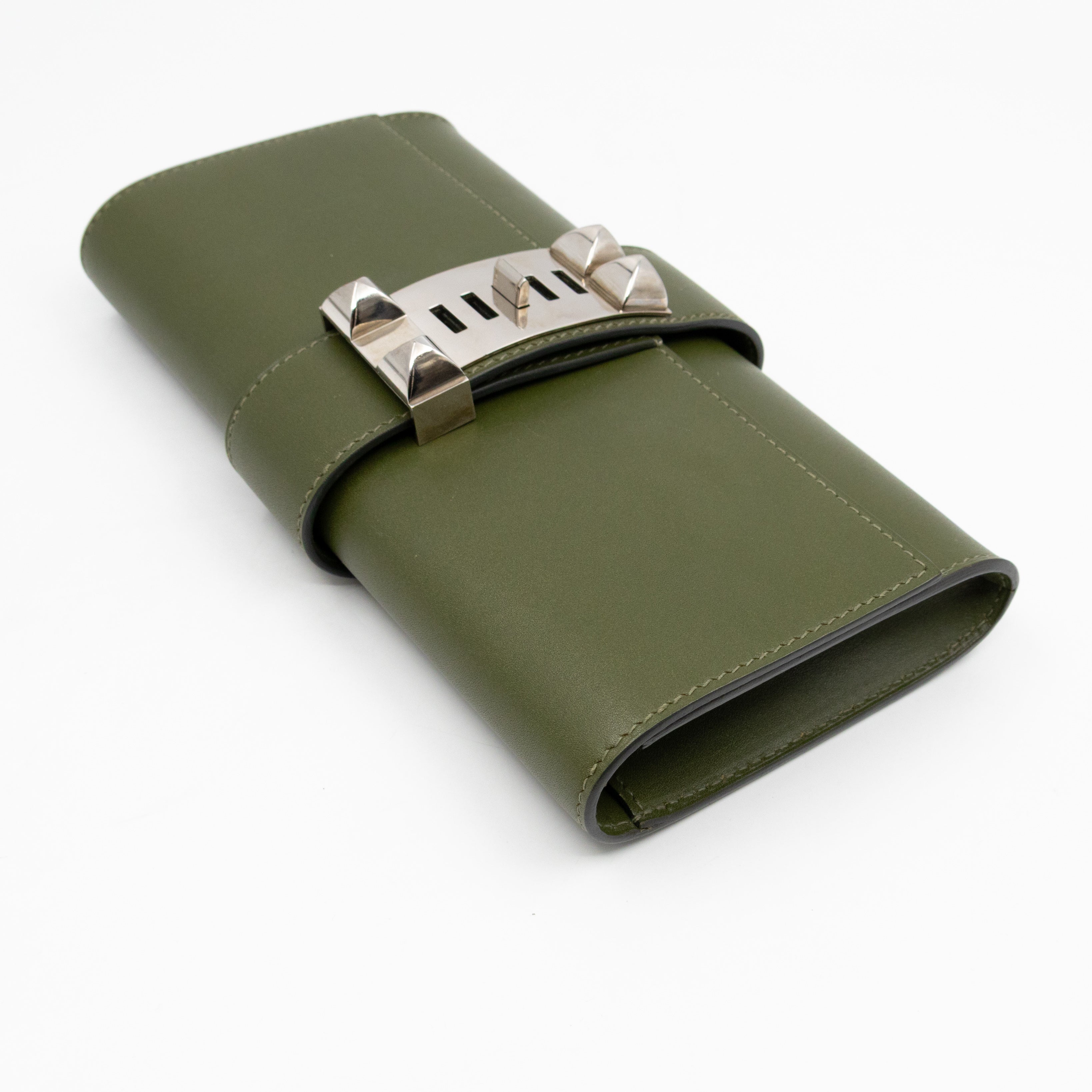 Medor 23 Clutch Green Leather