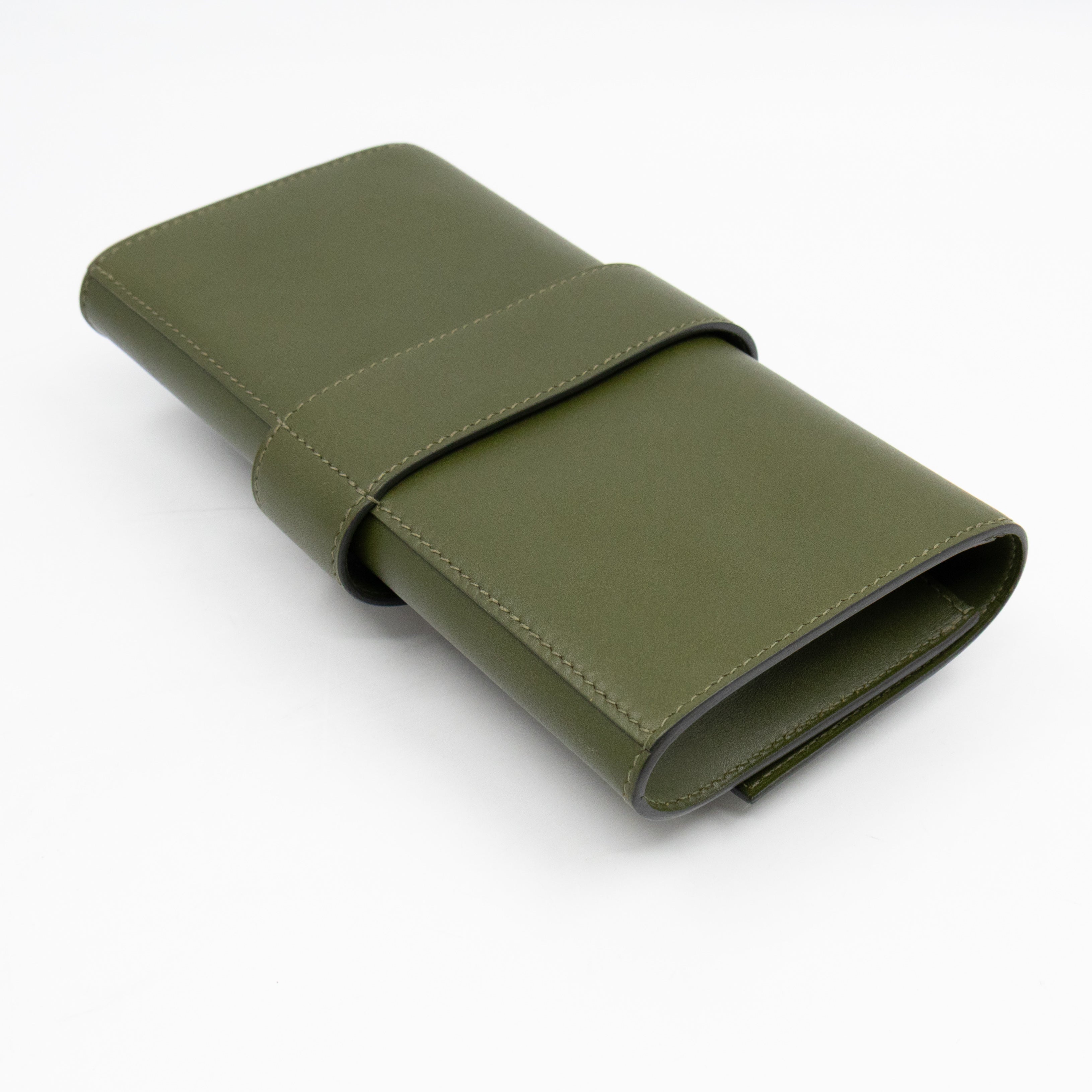 Medor 23 Clutch Green Leather