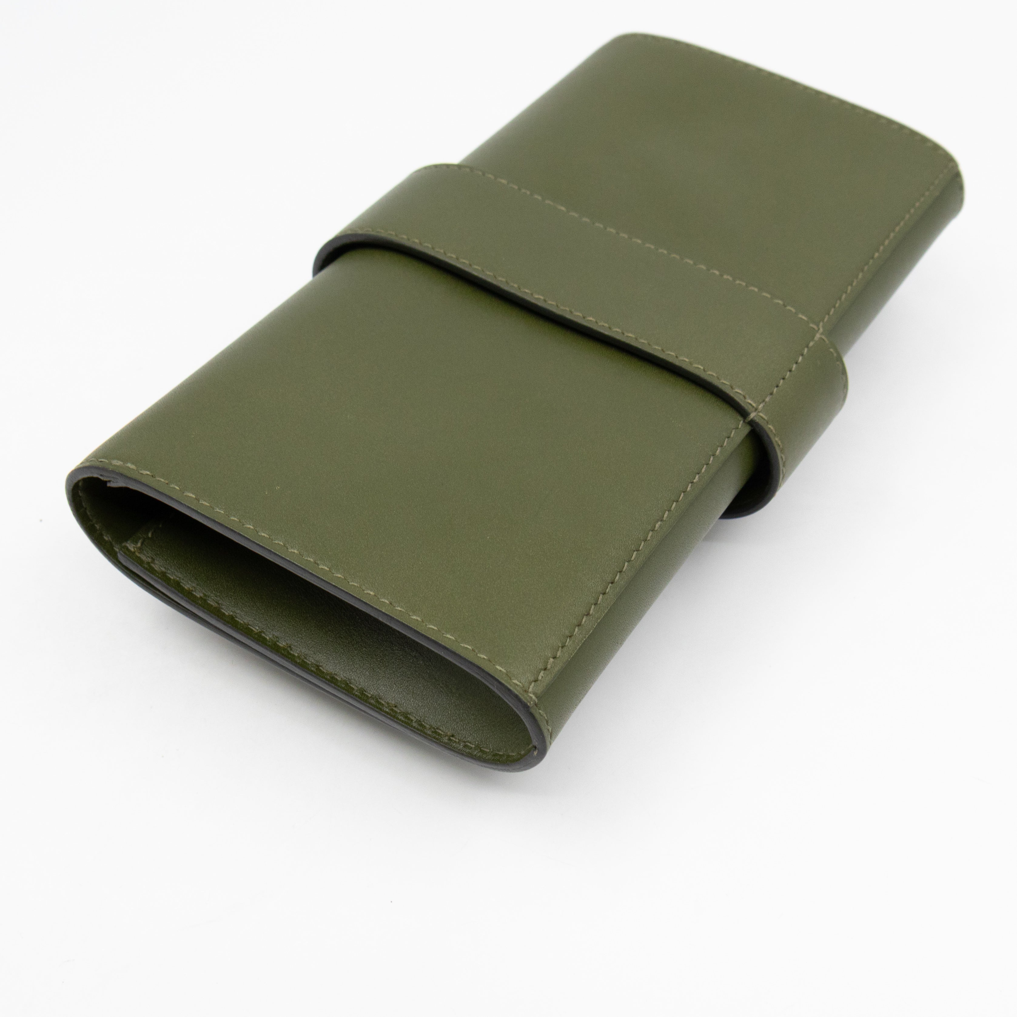 Medor 23 Clutch Green Leather