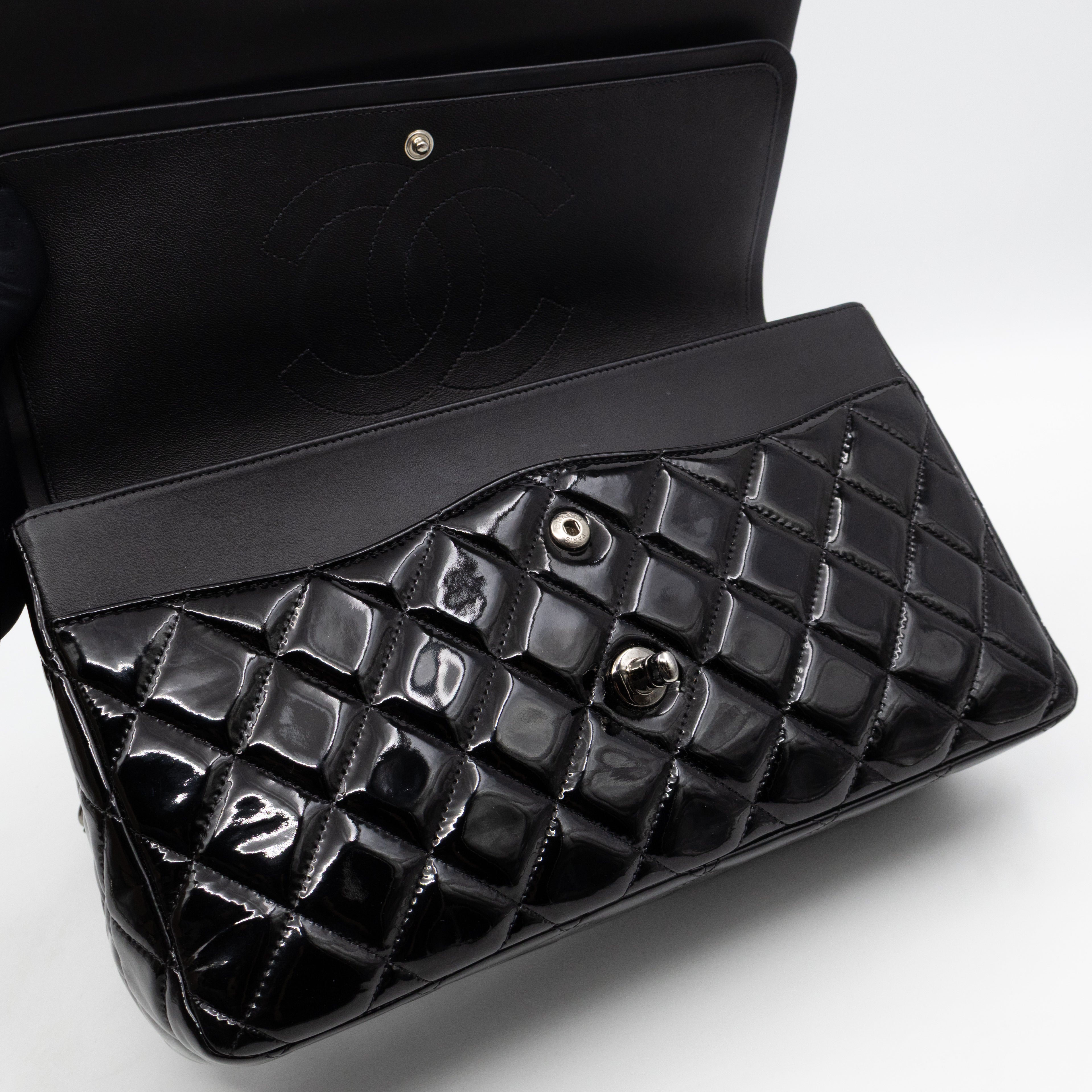 Classic Double Flap Jumbo Black Patent Leather