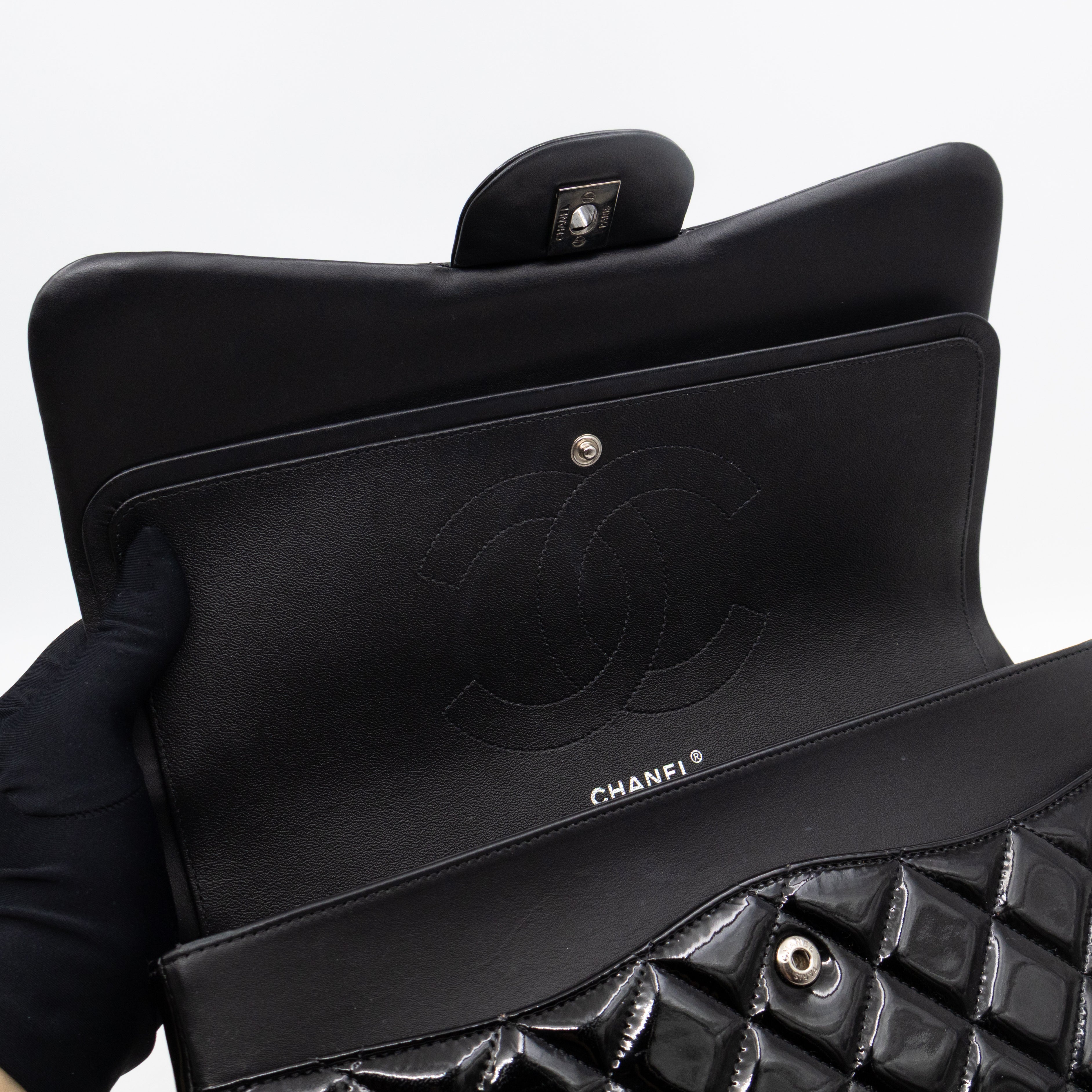 Classic Double Flap Jumbo Black Patent Leather