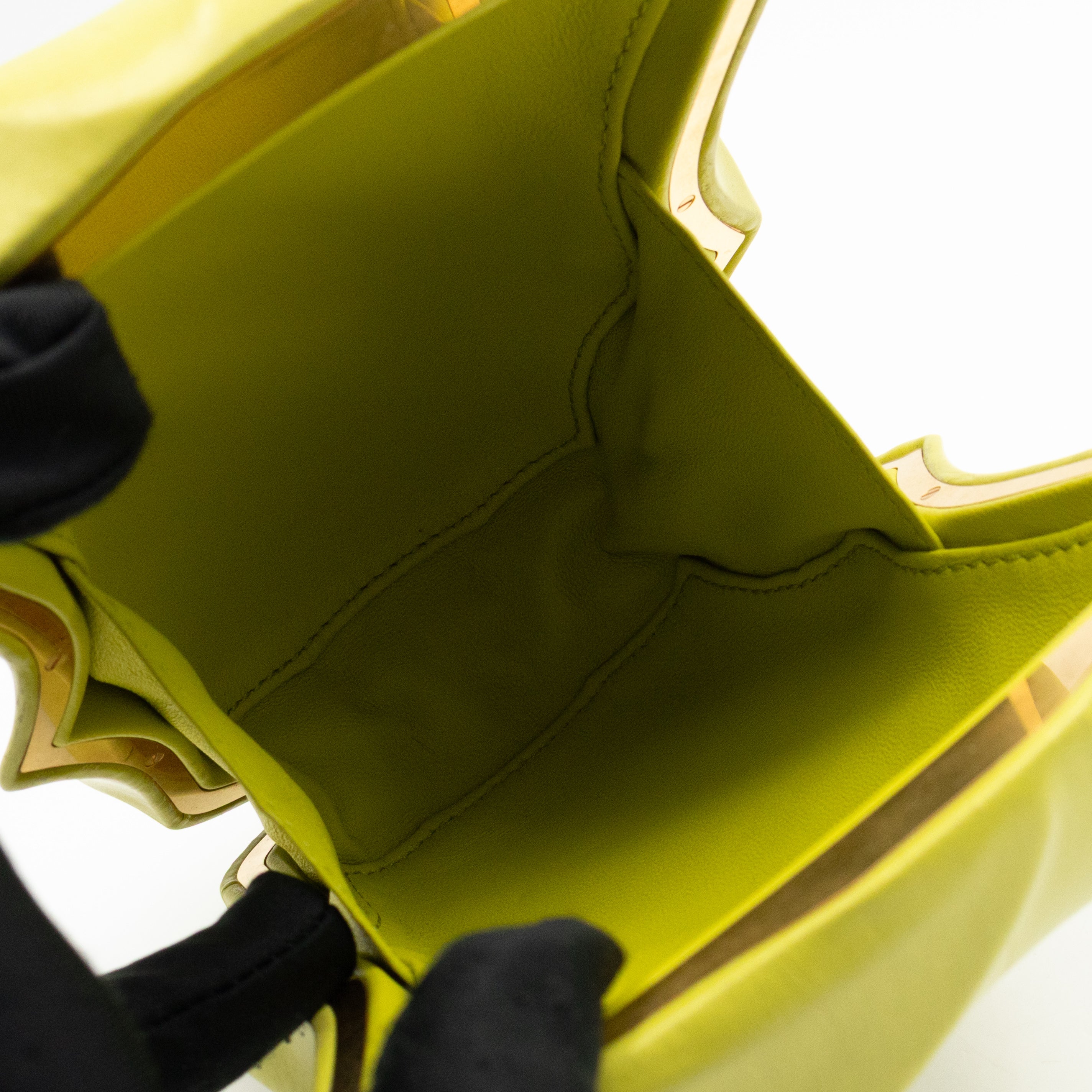 Whirl Spiral Clutch Kiwi Leather