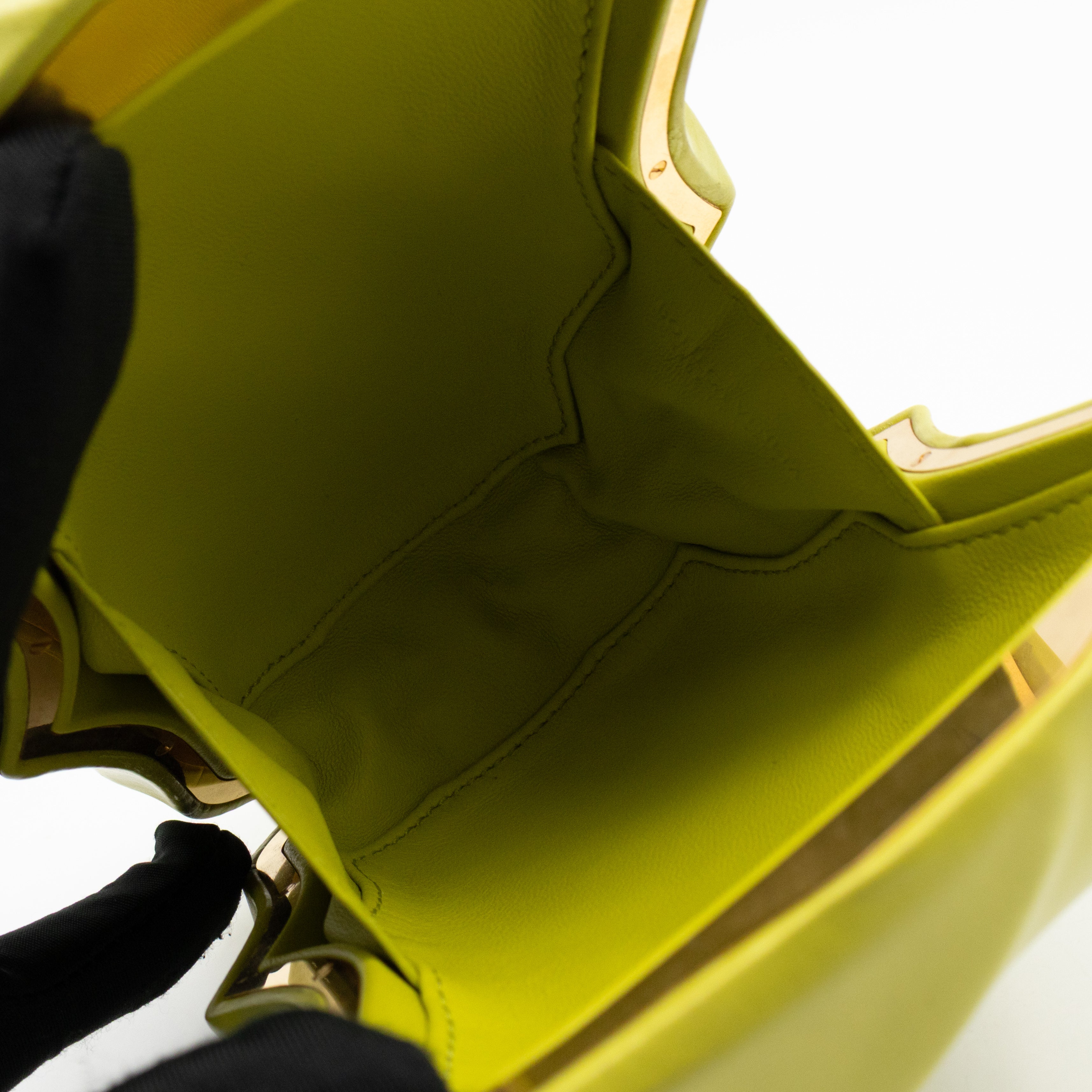 Whirl Spiral Clutch Kiwi Leather