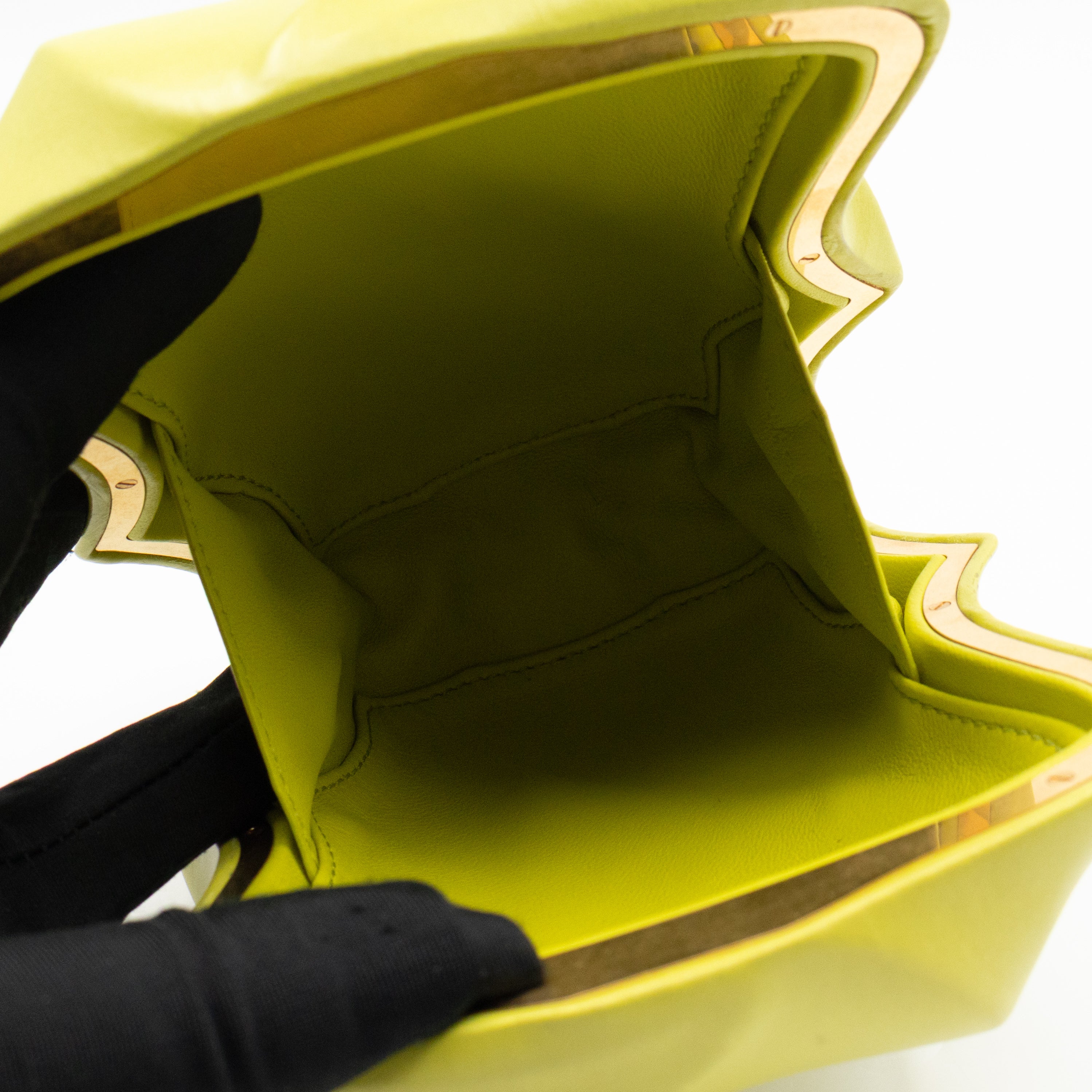 Whirl Spiral Clutch Kiwi Leather