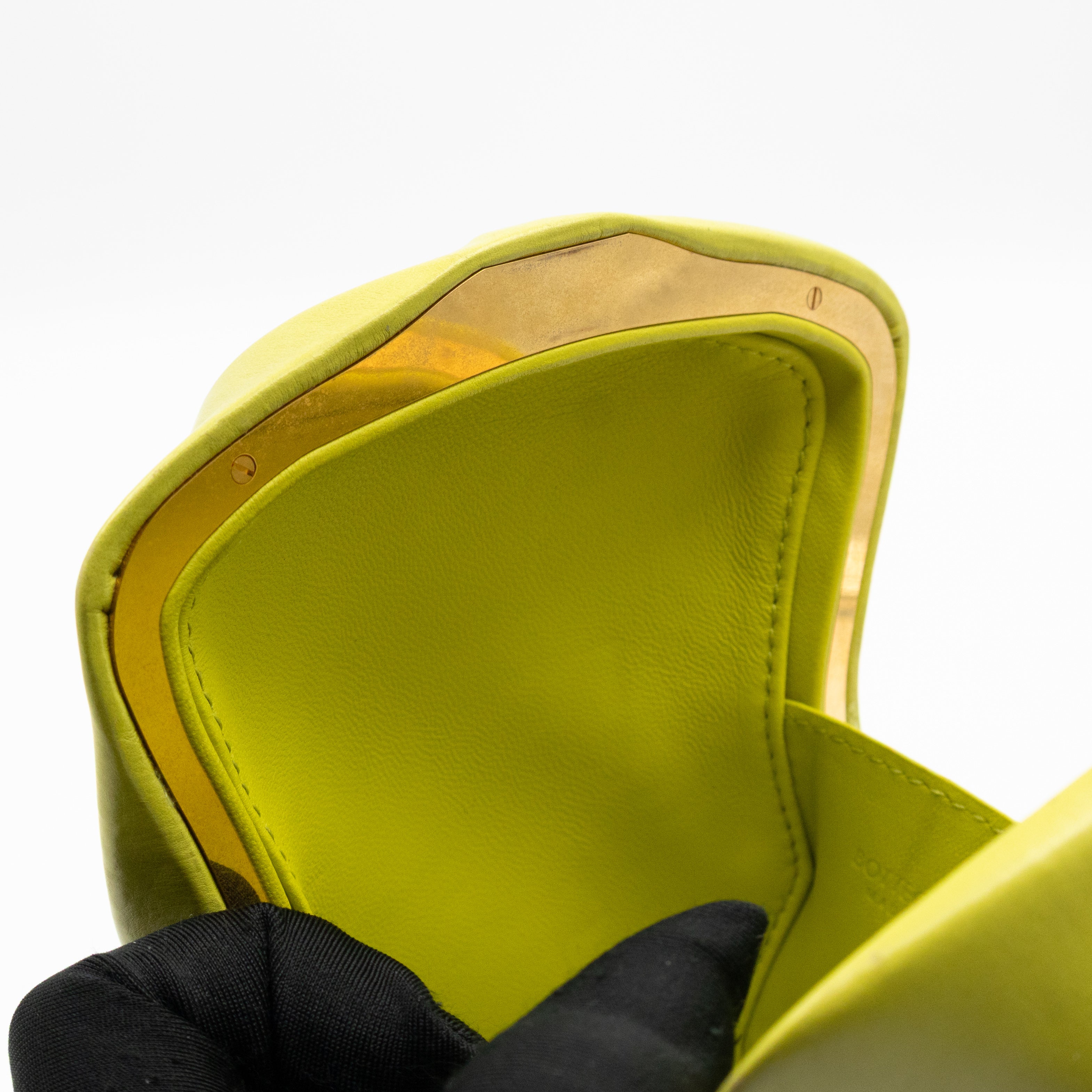 Whirl Spiral Clutch Kiwi Leather