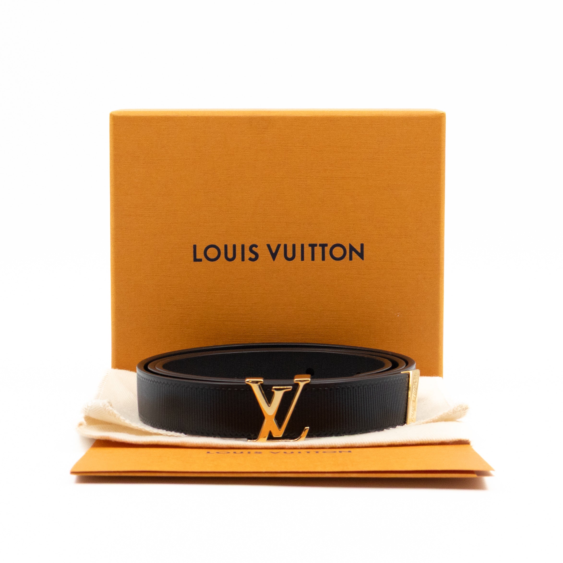 Louis Vuitton Initials 20 mm Belt Black Leather 85 cm  display picture 3